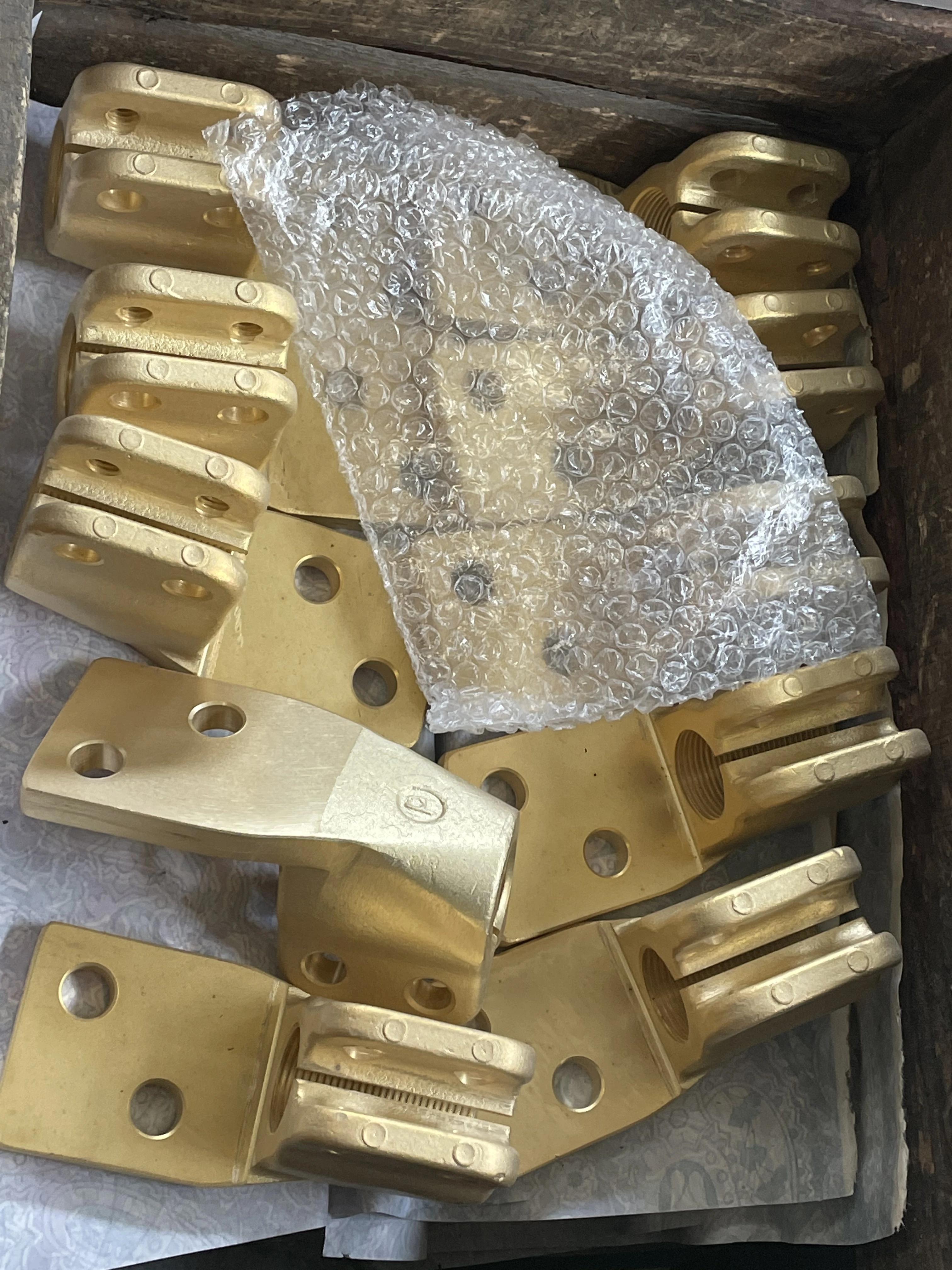 Electrical transformer ceramic bushing insulators flag