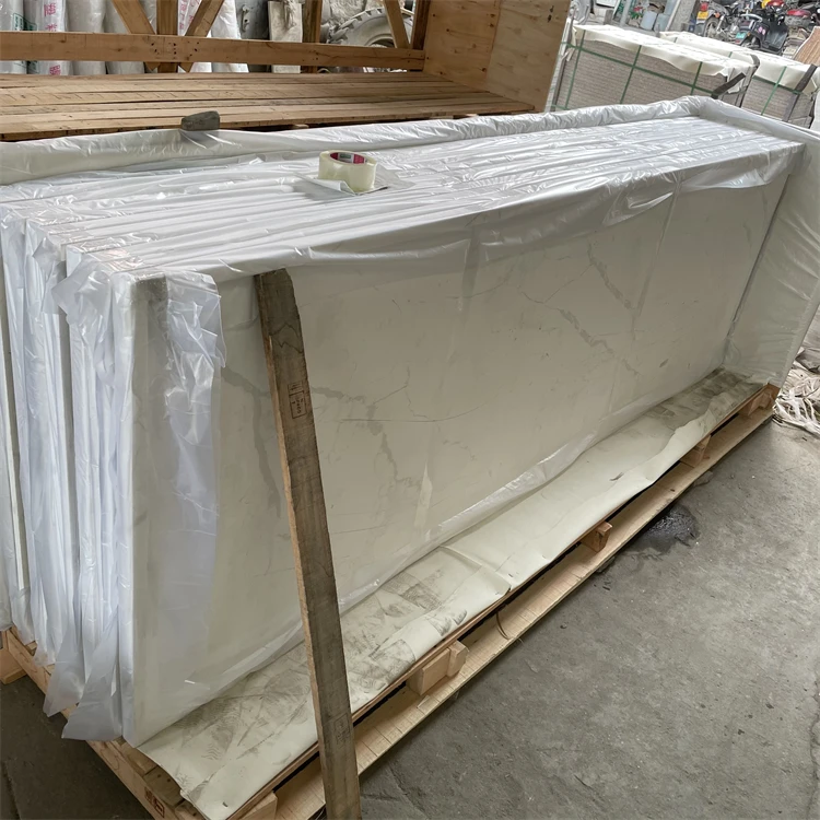 Factory  Wholesale Supplier Artificial Calacatta White Quartz Stone Slabs M2 Price for Kitchen Countertop