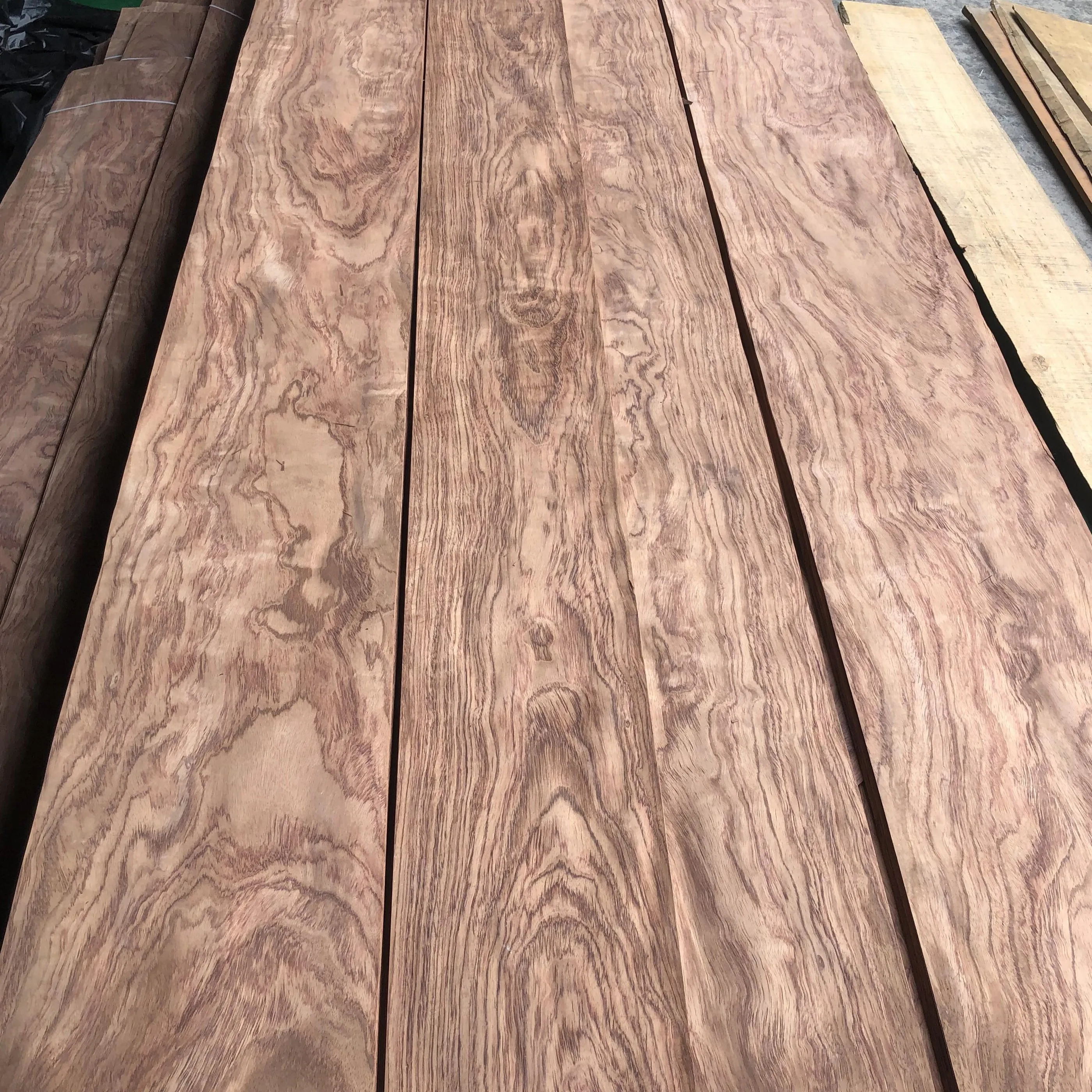 Wholesale 0.45mm Bubinga Veneer Sheet Natural Wood Sheet Bubinga Wood Veneers Natural for Furniture Flooring