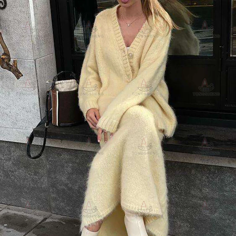 2024 Fall Winter Ladies Knitted Sweater Dress Two Piece Skirt Set Outfit Fuzzy Cardigan Skirt Set For Women