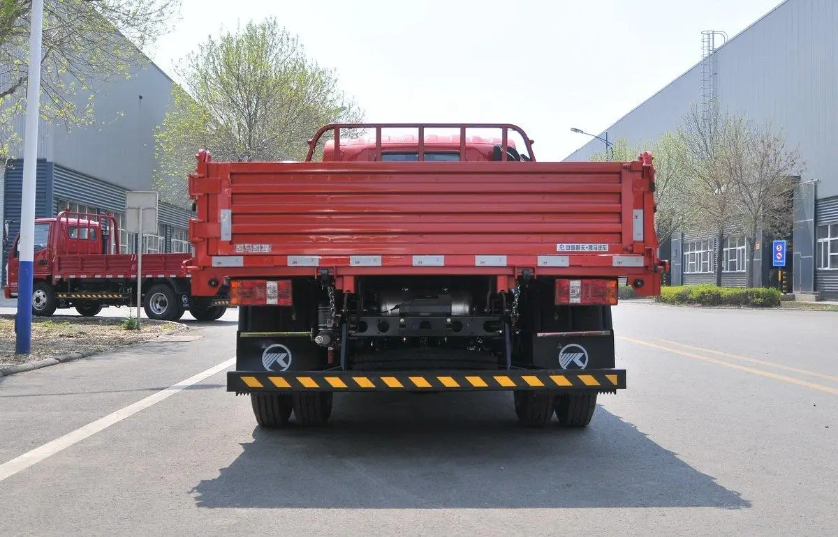 Низкая цена грузовой автомобиль KAMA Single-3seats 6 колес новый 5-тонный