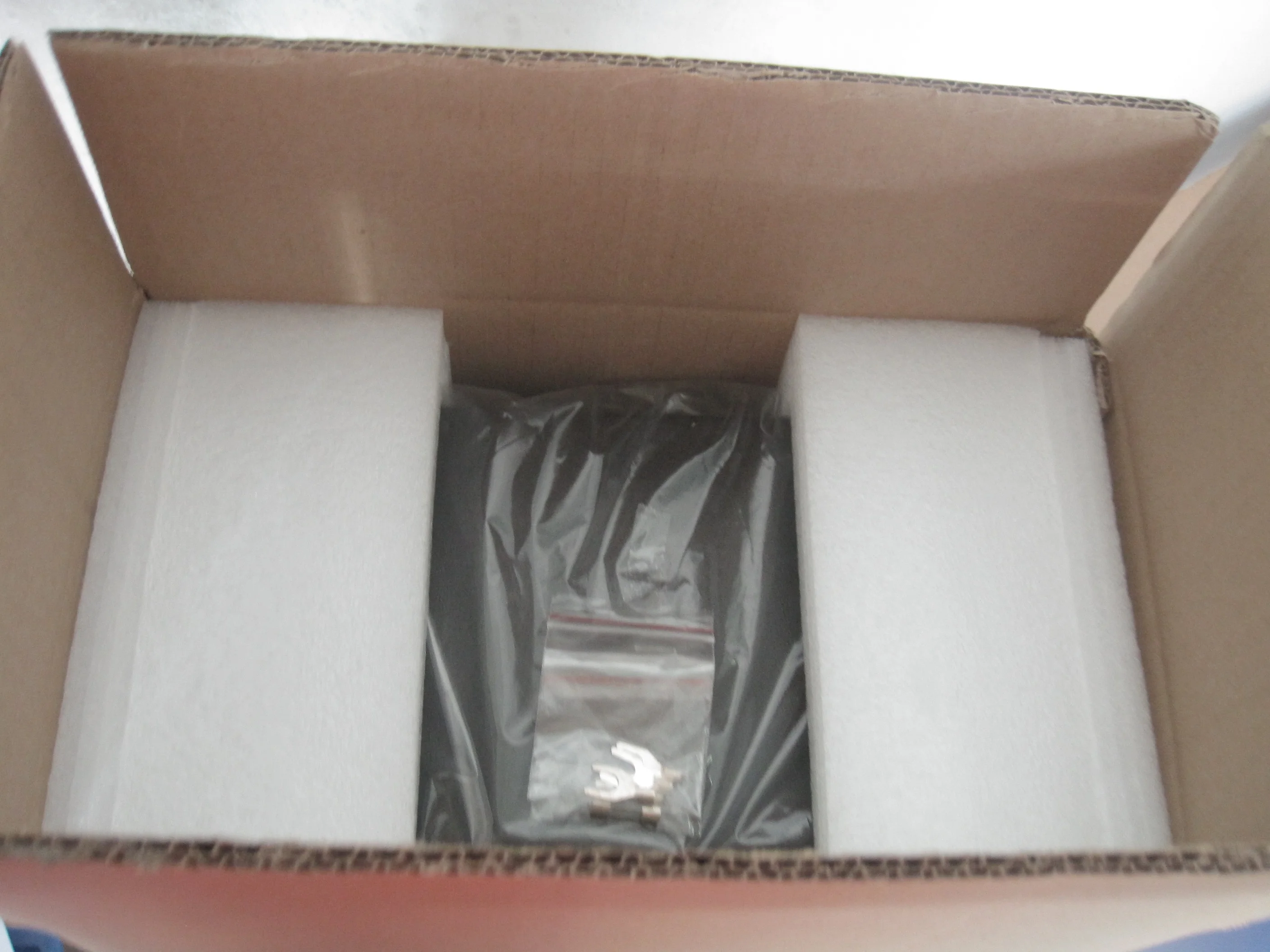  Линейный или импульсного источника питания HPS-1310GB1