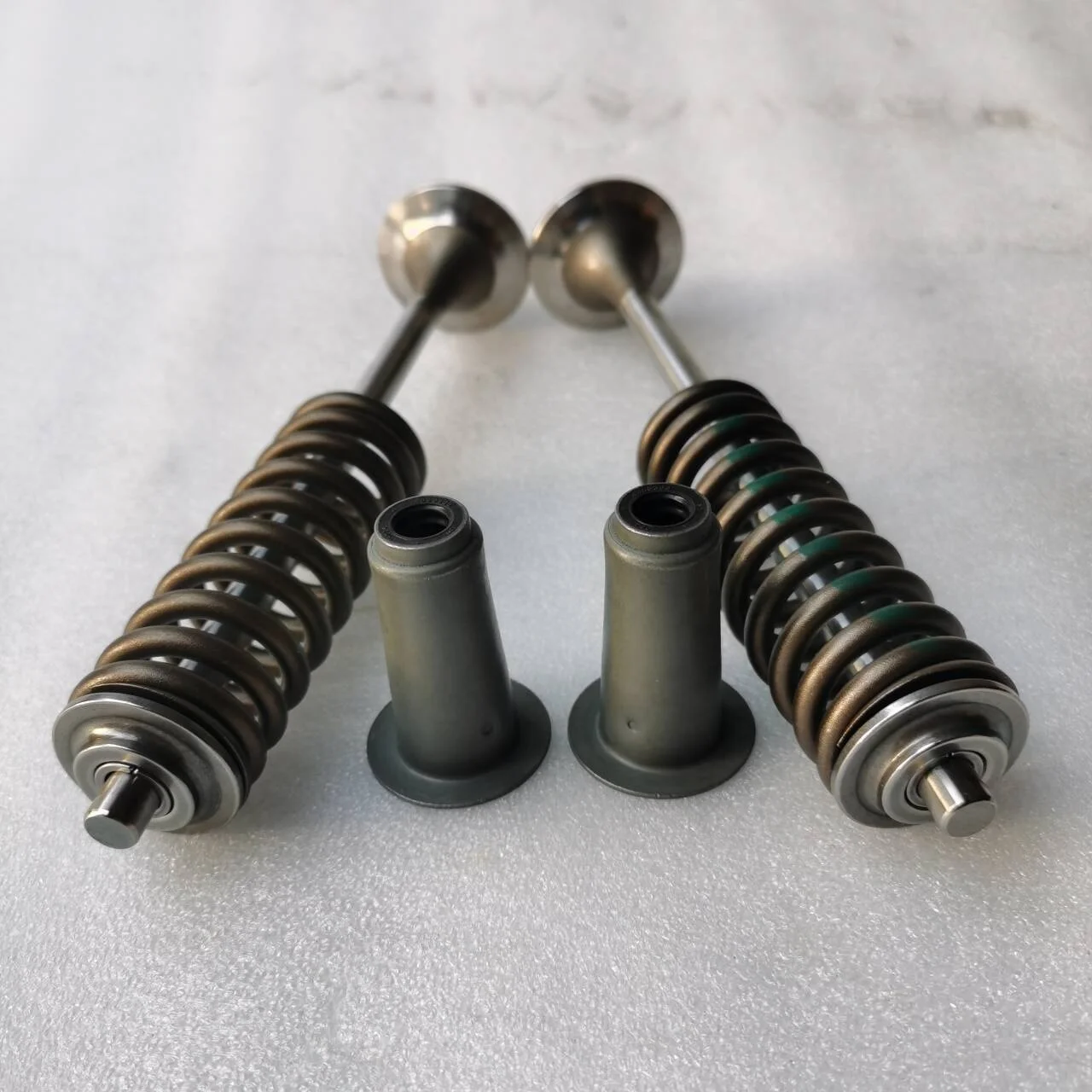 S15 Diesel Engine Exhaust Valve 3680759 4059327 4101454 4965868 4965891