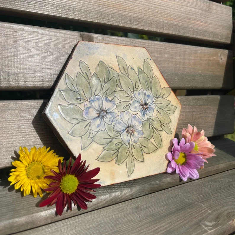 Vintage embellished handmade tiles Hydrangea patterns hand-painted hexagonal tiles for decorative wall hanging picture gifts