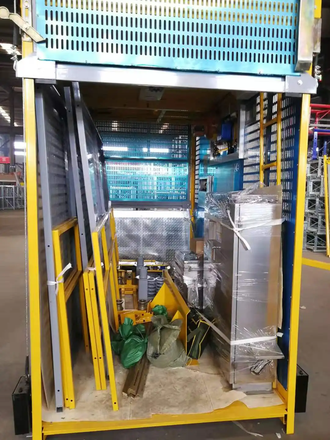 China Factory Price Building Construction Elevator Man Lift with CE