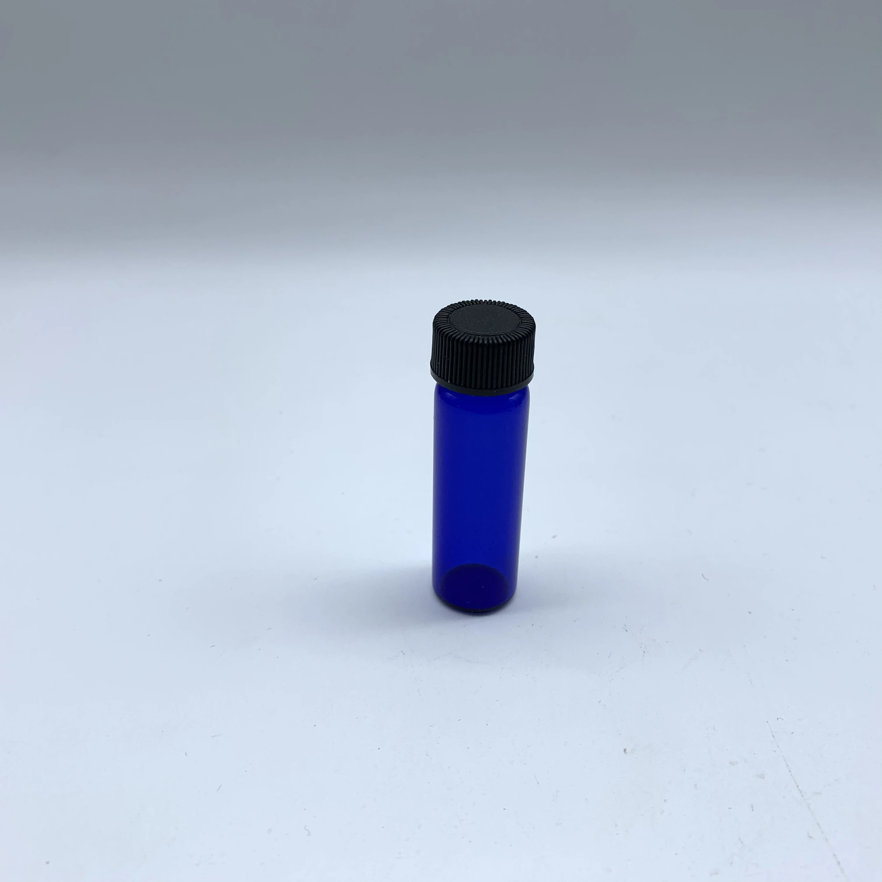 1 dram 4ml empty cobalt blue glass essential oil sample vials with nature orifice reducer and Black Lid
