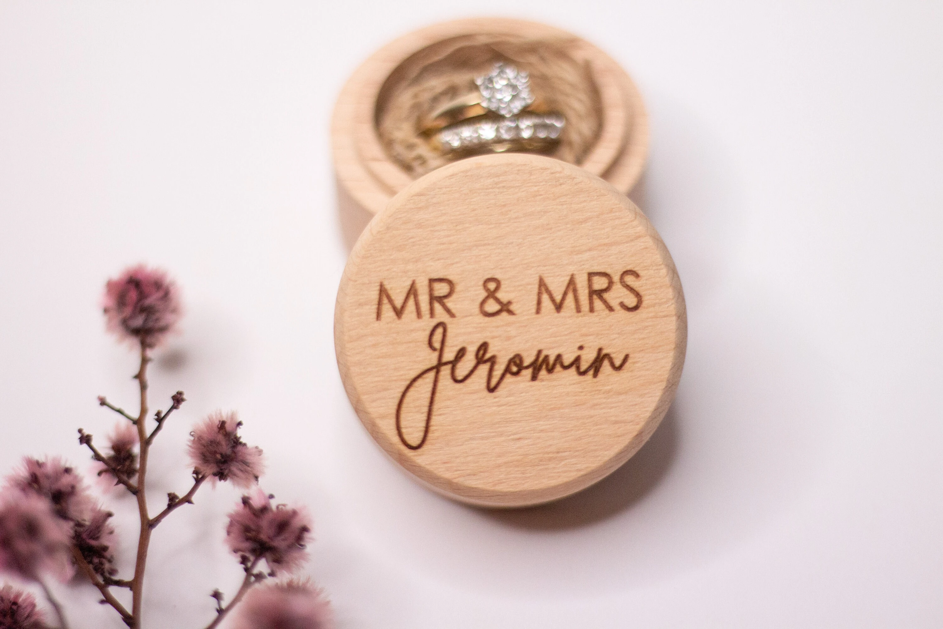 Factory Wholesale Wedding Keepsake Small Handmade Wooden Jewelry Personalized Round Gifts Engraved Ring Box
