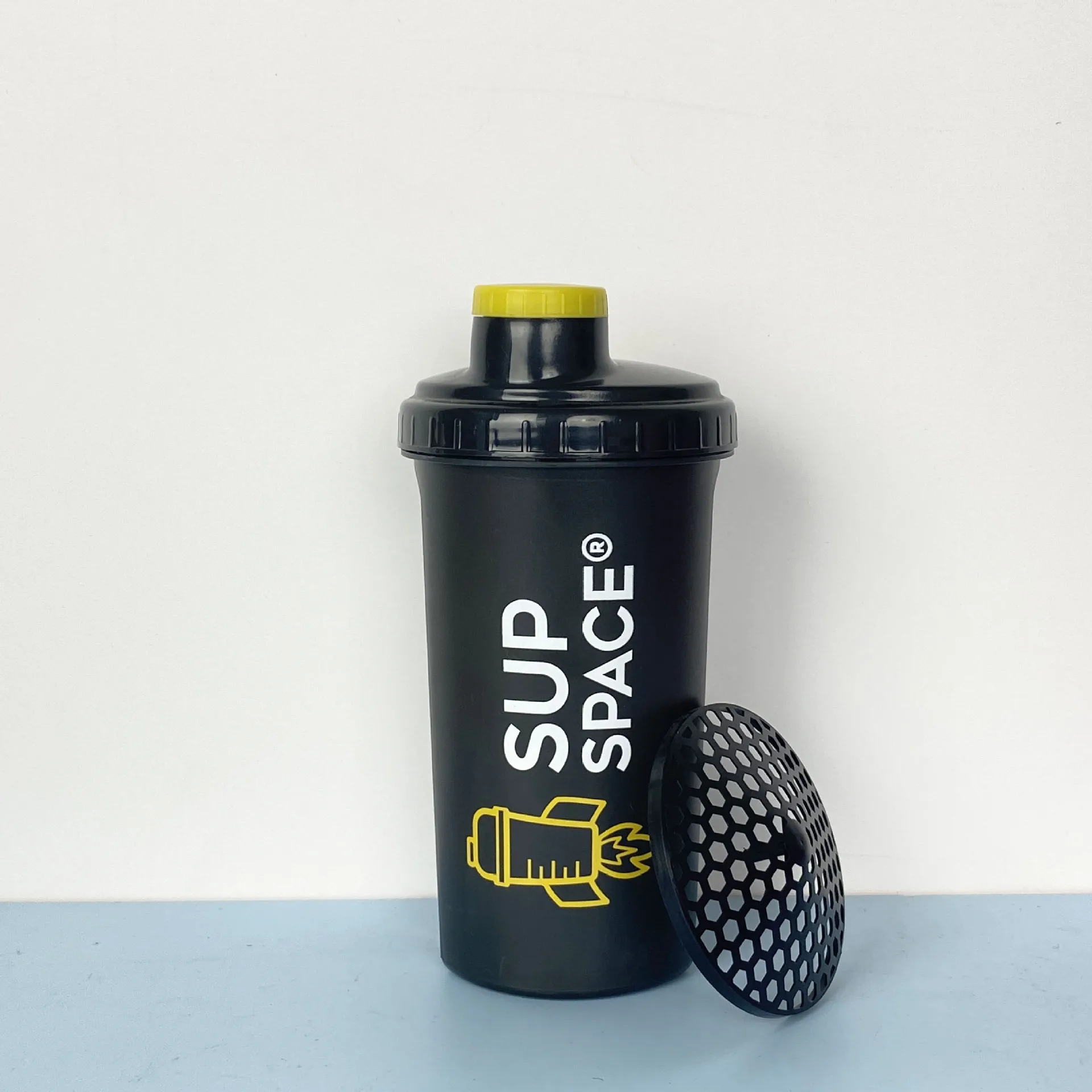 Wholesale Leak Proof Sports Gym Fitness Bodybuilding Water Bottle BPA Free Plastic Protein Powder Shaker Bottle