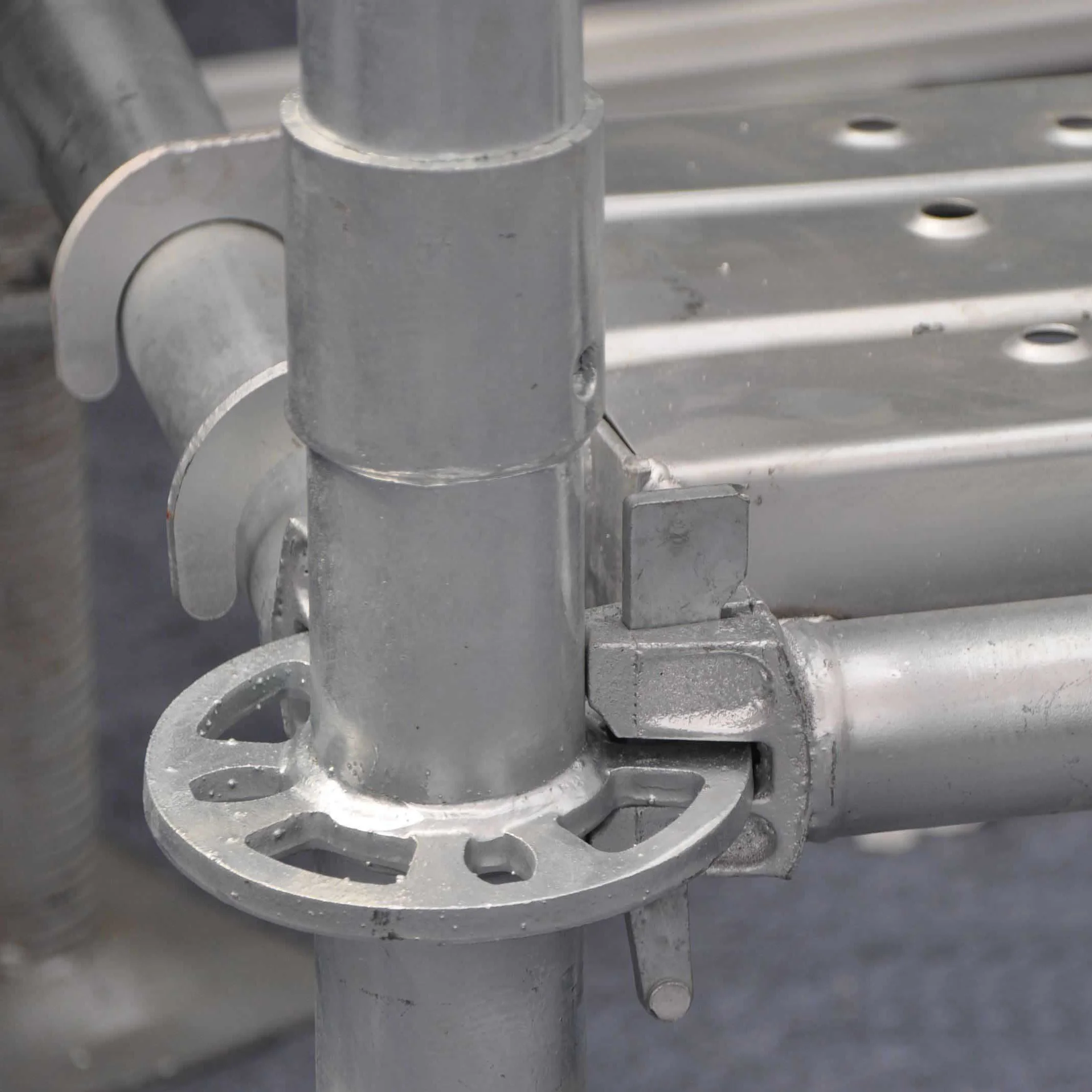 China Popular Scaffolding Base Jack Parts Ladders Tool Belt Round Ringlock Scaffolding Parts Steel Ringlock Scaffolding