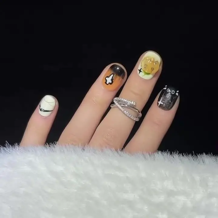 Wholesale new short handcrafted cute little devil Halloween cat eye hand-painted stick on nails wearing nail