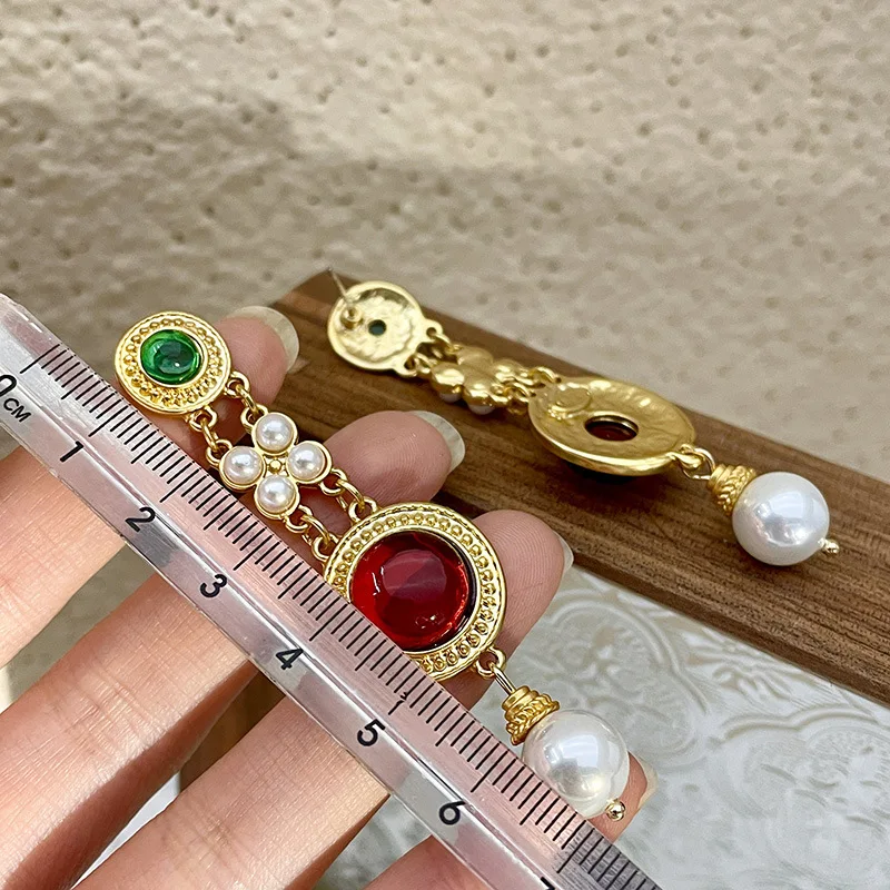 Wholesale Fashion Jewelry Medieval earrings female pearl tassels vintage earrings long court geometric resin vintage earrings