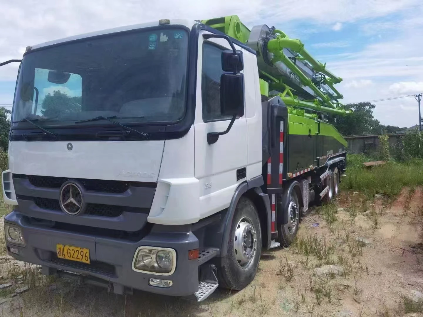 Used Zoomlion 13-14 Zoomlion Benz 52m (Remanufactured) Used Concrete Pump Trucks in Good Condition