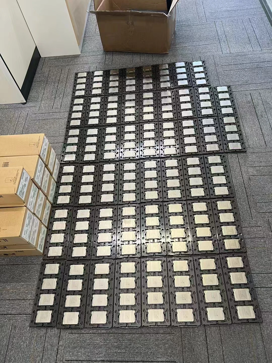 Large number of server processors EPYC  7C13 7B13 7J13 7453 7543 7663 7713 7763