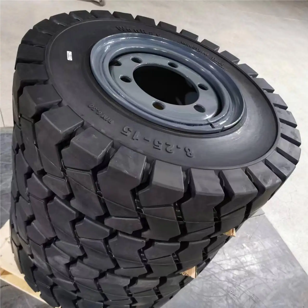 New tire 18x8x121/8 linde forklift solid tyres 8.25-15 forklift tire