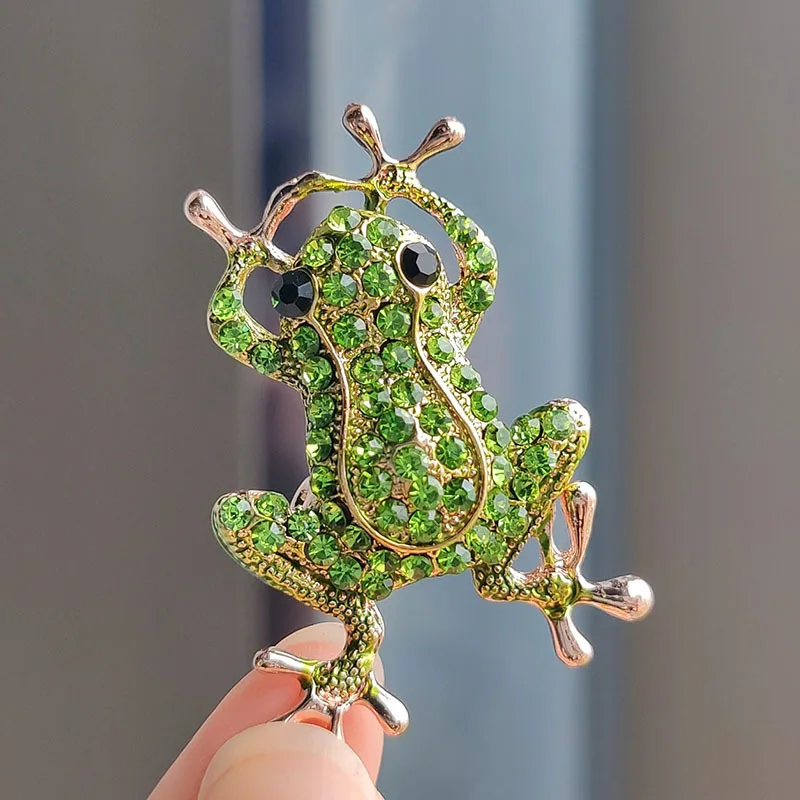 Light Luxury Alloy Diamond Brooches Multiple Fashion Models Cartoon Animals Frog Brooch Women And Men Interesting Design Jewelry