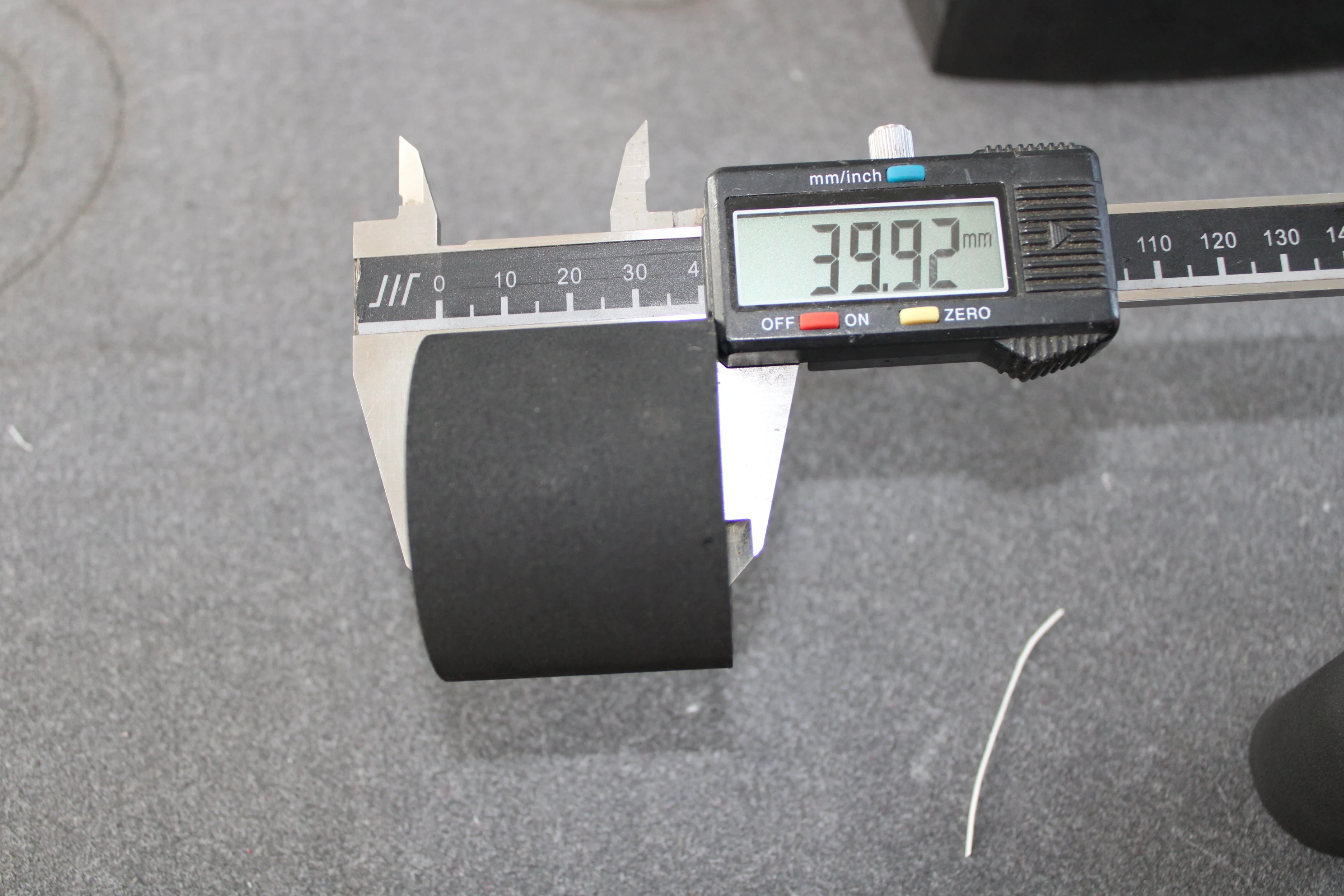 1635 Foam cutting machine aramid cloth eva foam board carbon fiber polyethylene fiber foam material cutting machine