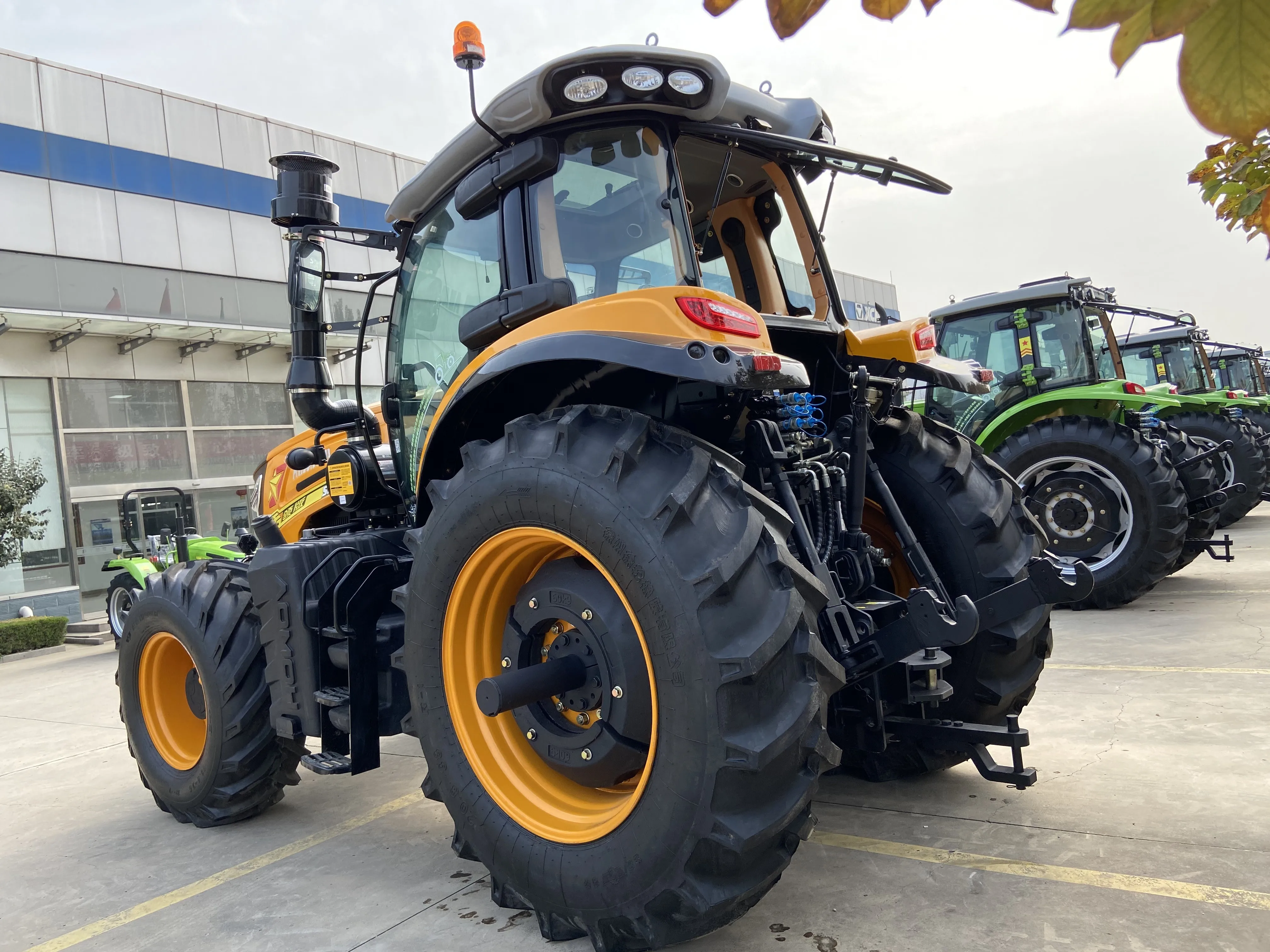 Дешевые сельскохозяйственные тракторы 220 л. С., 4 на продажу, колесо с максимальным дизельным двигателем, Германия