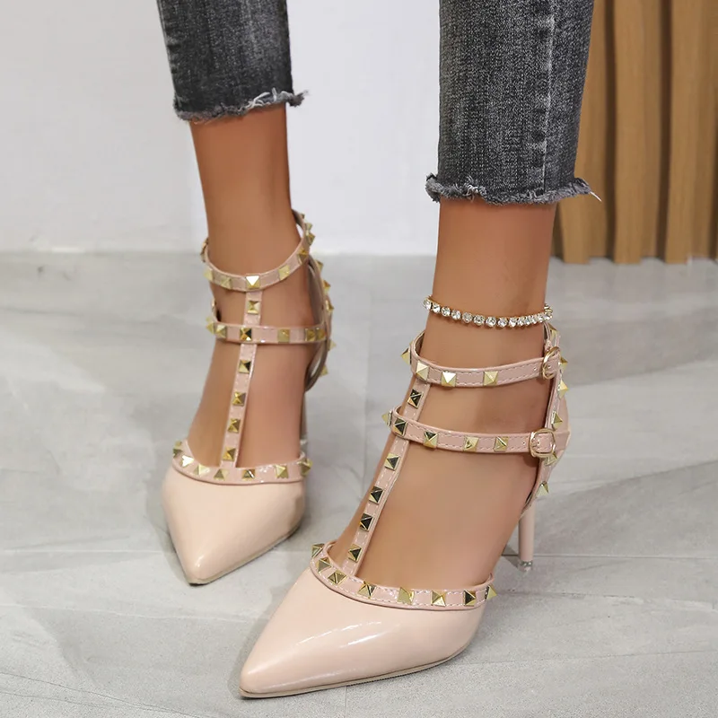 Hot selling sexy ladies shoes Classic design large size Stiletto sandal pointed toe rivet high heels for women