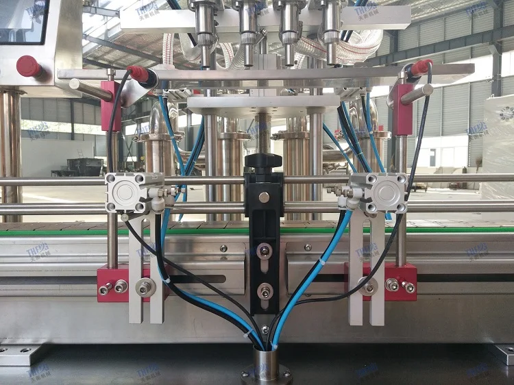 liquid filling machine (8)