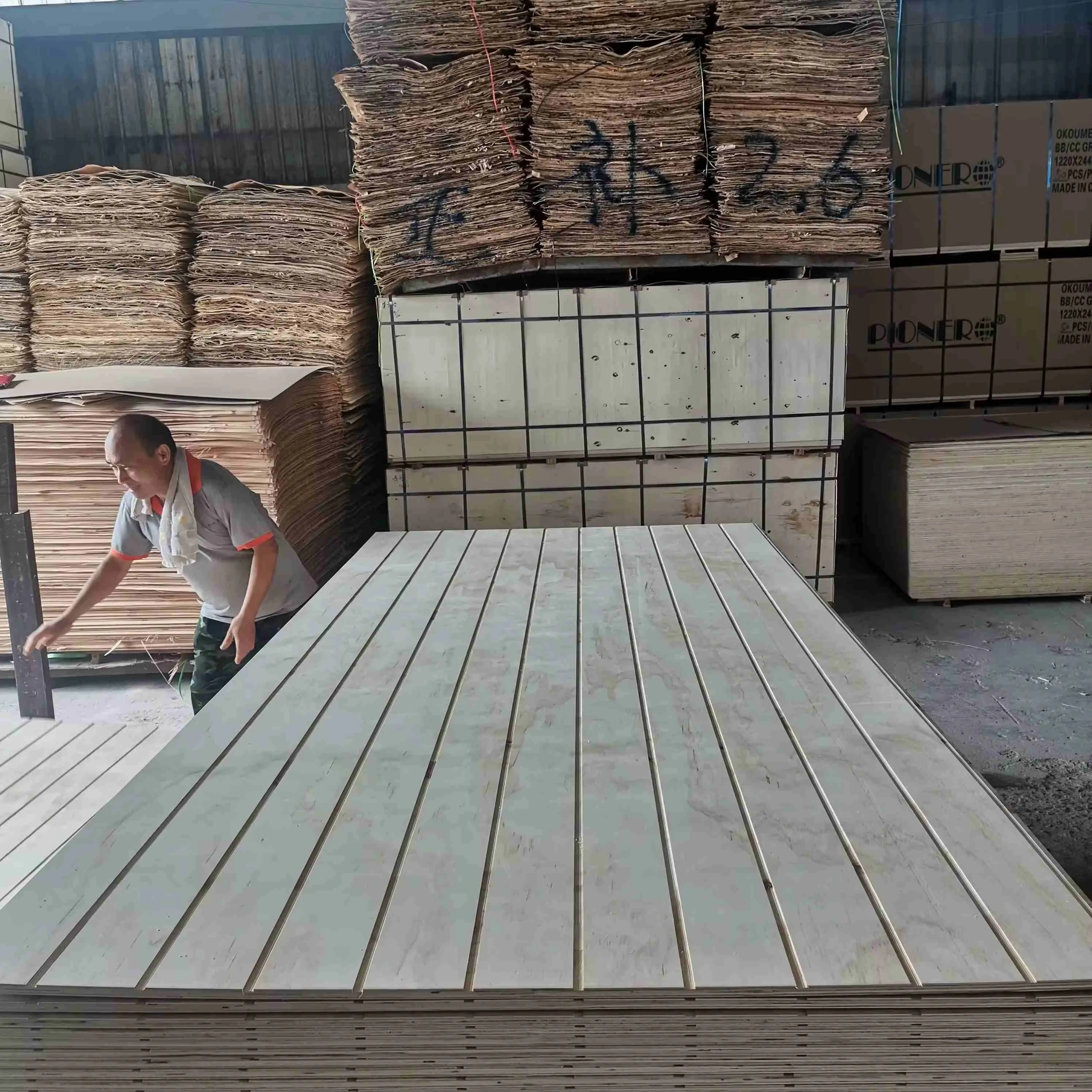 4x8 9mm 15mm 18mm wbp glue full pine core w u vv grooved plywood for Chile market