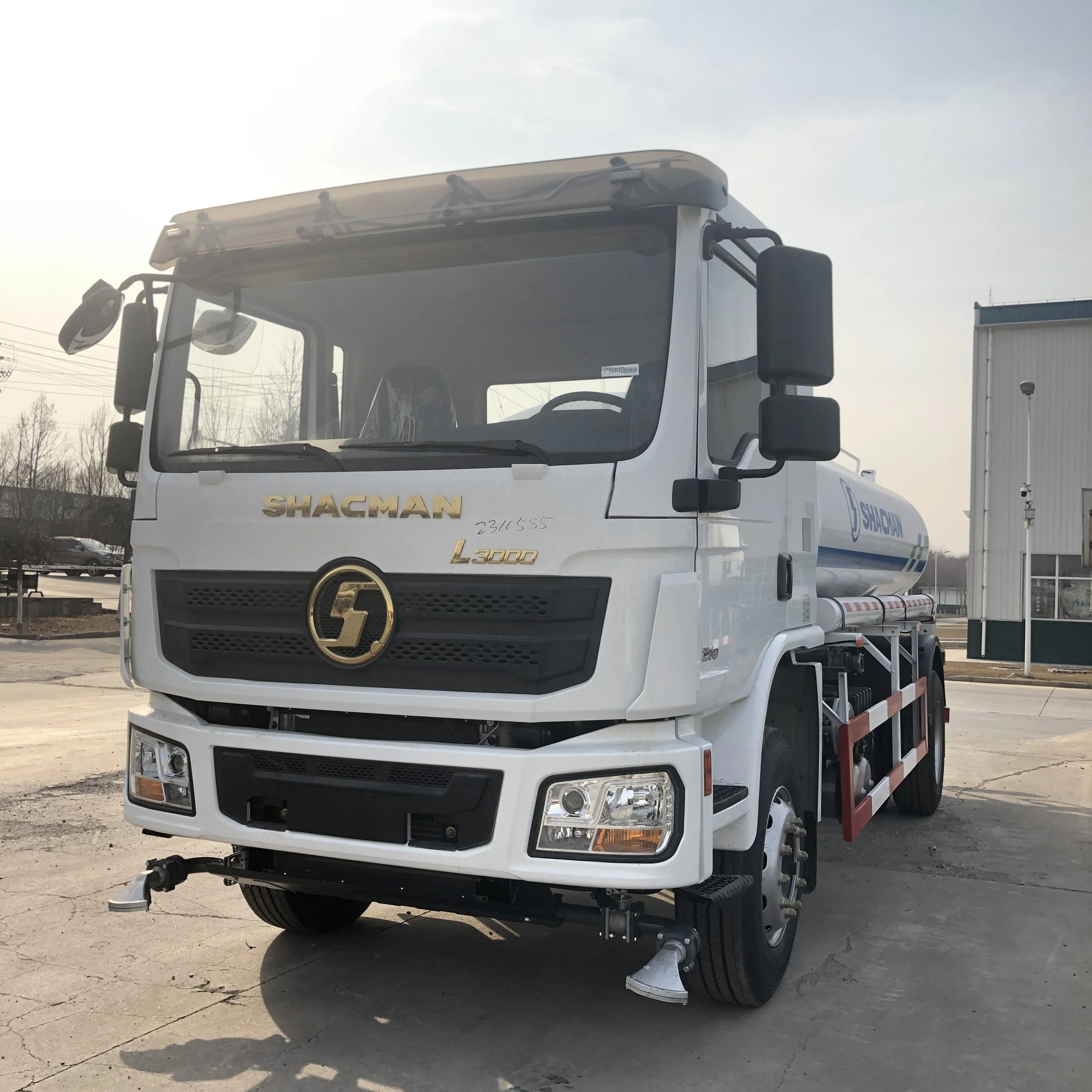 Shacman F3000 4x2 Carbon Steel Oil Tanker 10000 Little 4x2 light Fuel Tank Truck for sale