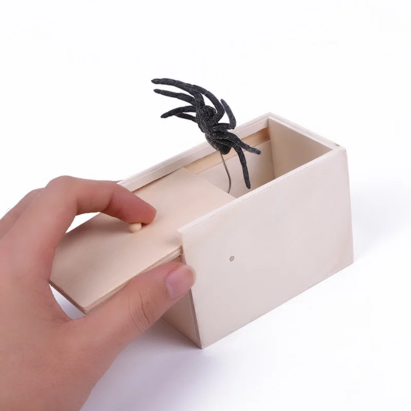 Tricky toys Funny wooden prank simulation spider scare box hidden in case play trick joke toys