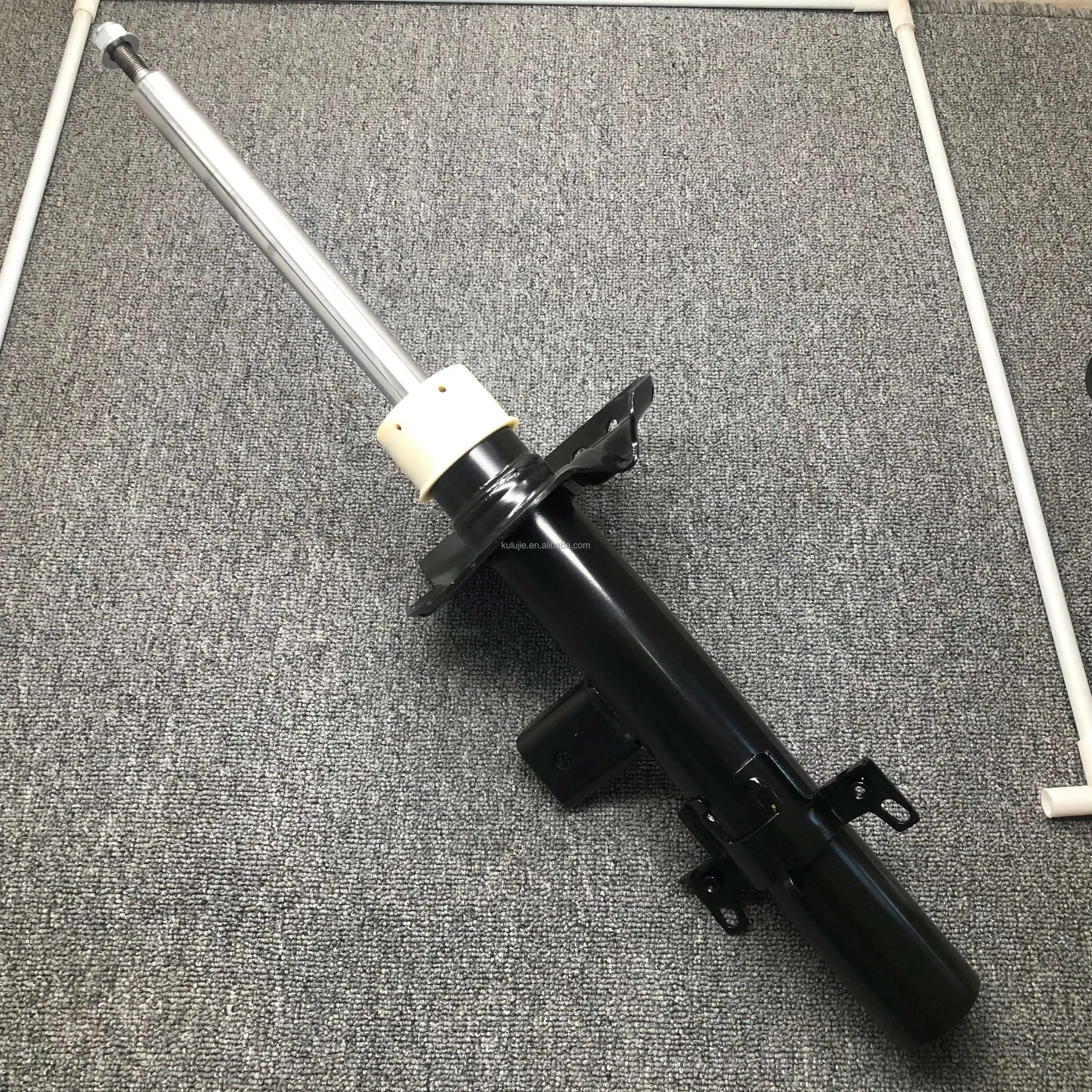 Auto Front Shock Absorber For Land Rover Freelander 2006--2014 LR031665 LR026068 LR001141