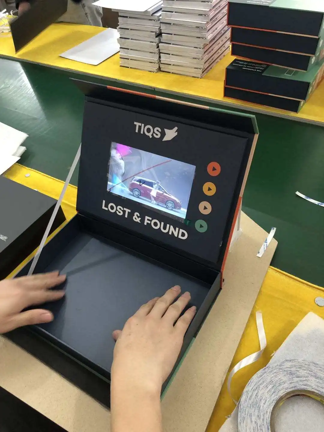 Factory price 7 inch LCD screen light sensor control music box video playing box for gift jewelry product