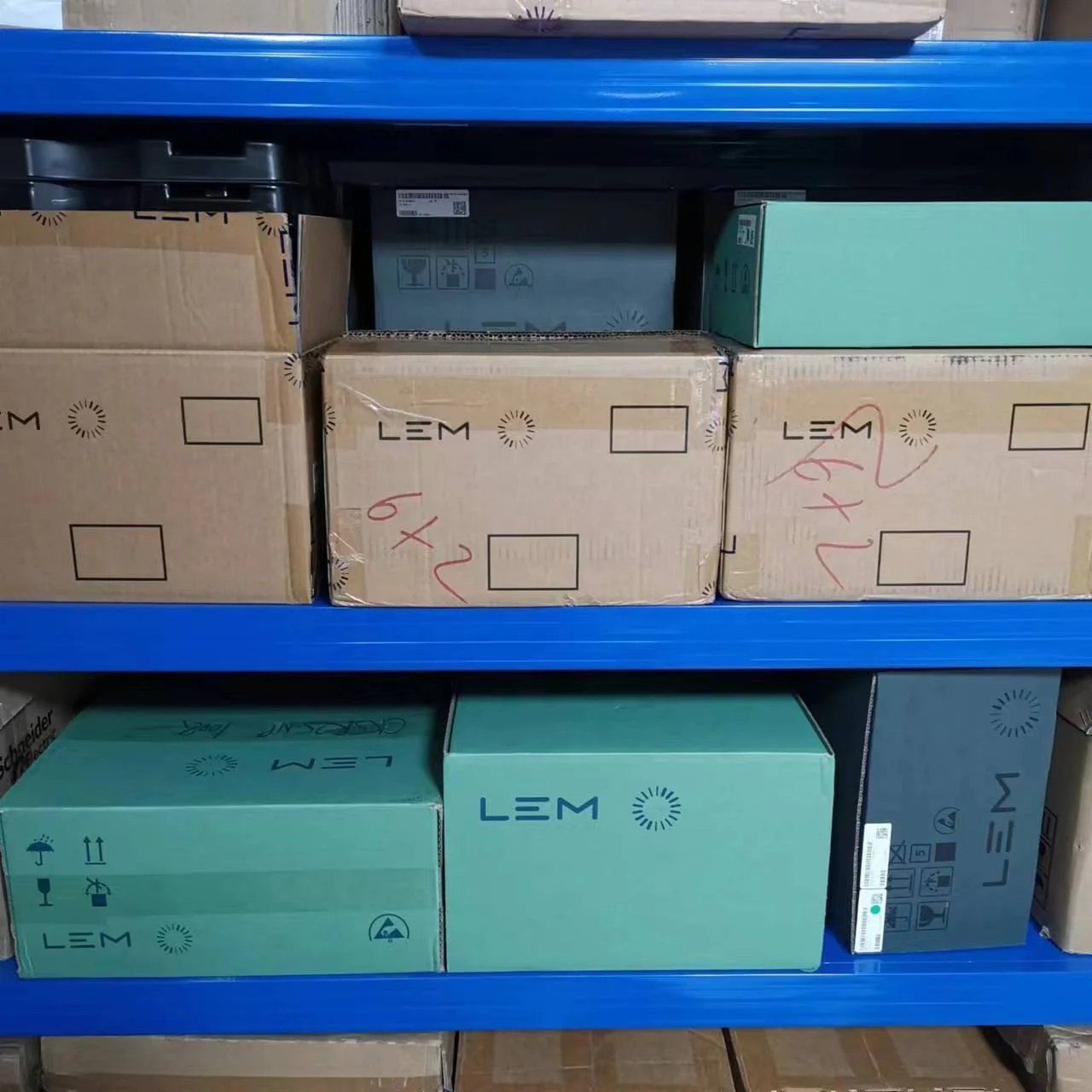 AP100B420L Hall current sensor LEM Lem100A 12~24 V accuracy 1% -20~60 ° C