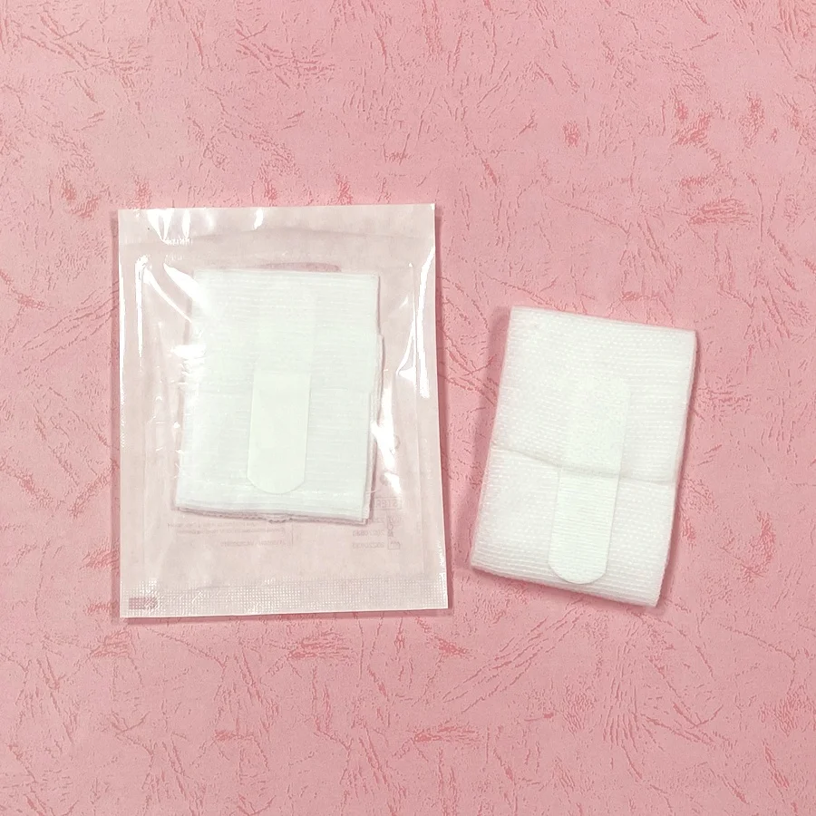 Disposable First Aid Dressing with Adhesive Plaster 6x8cm no. 2 Conforming Bandage with Absorbent Pad