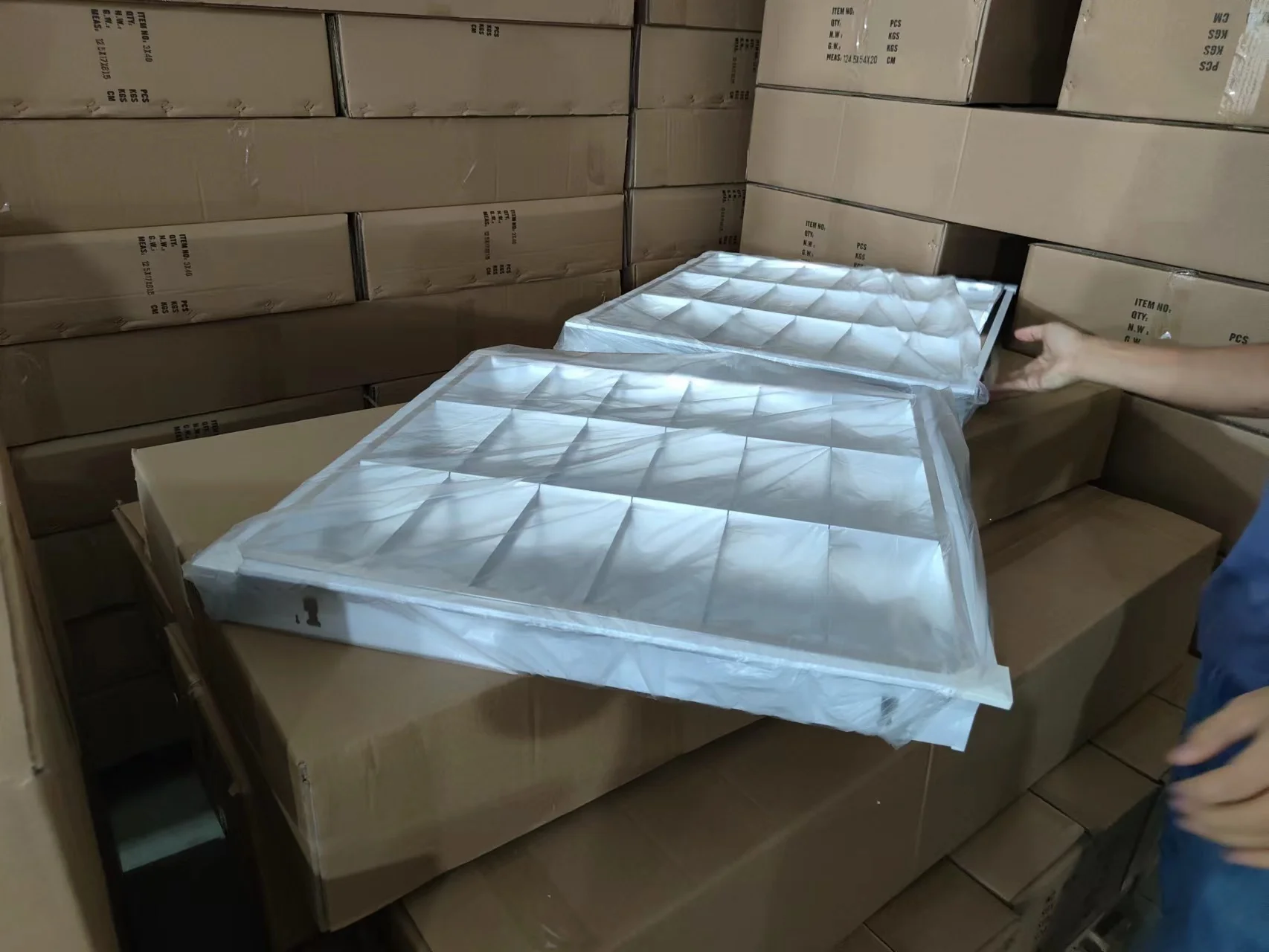 T5 T8 fluorescent grille light I type V type aluminum louver fittings 9w 3x18w 36w recessed grille light for office hospital