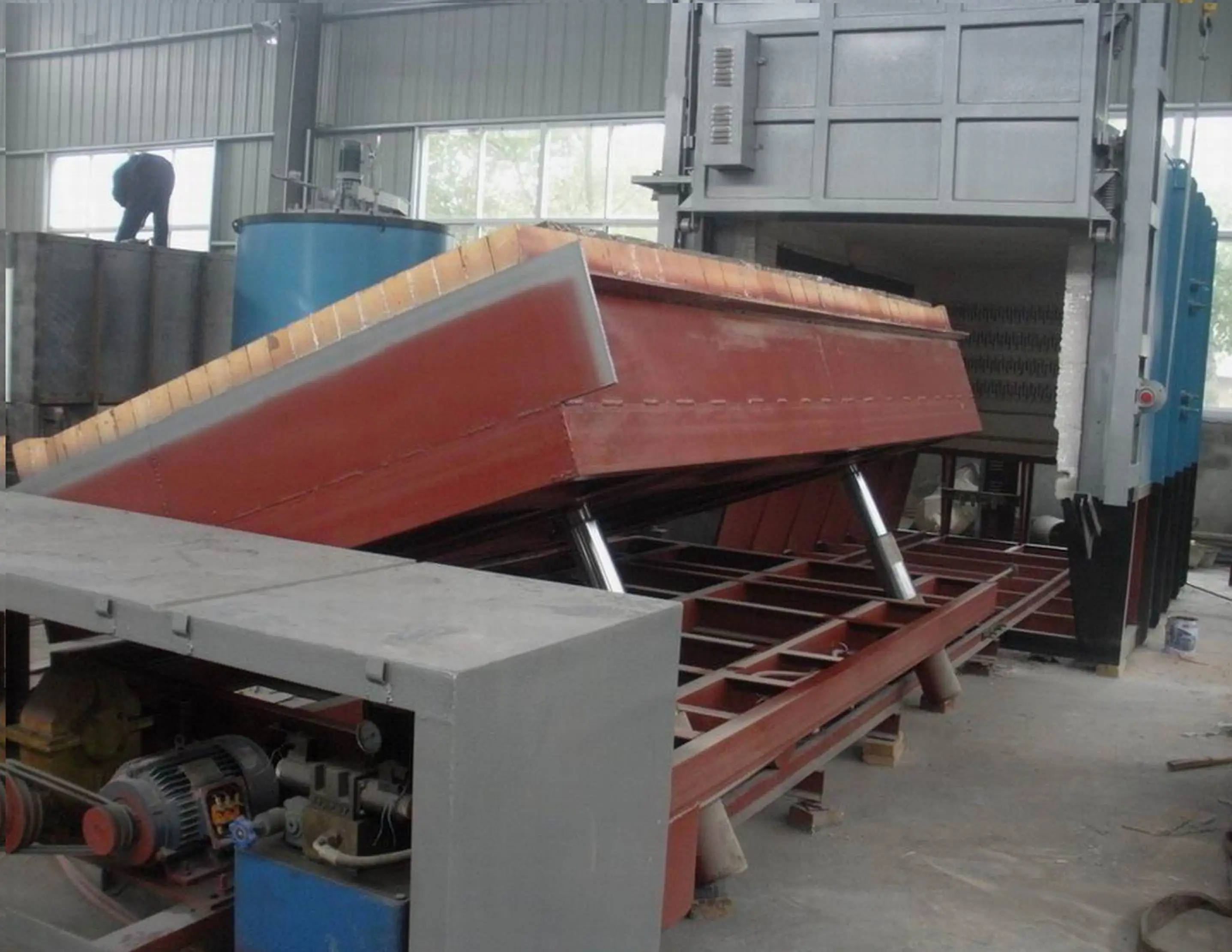 tiltable Trolley furnace.jpg
