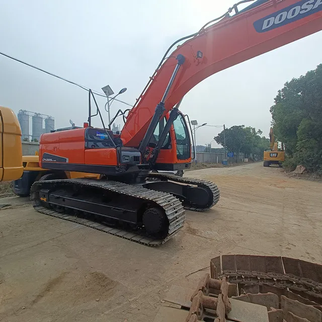 Used Doosan DH225LC-9/150LC-7/ 200LC-7 /220LC-7/ 225LC-7/ 225LC-9/ 300LC-7 in shanghai stock