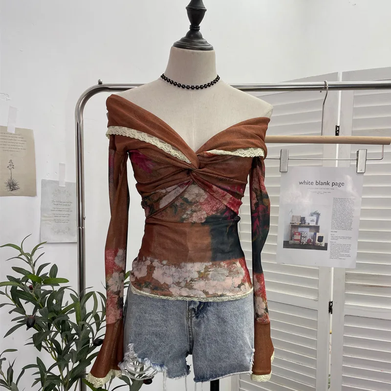 Butterflies Vintage Women V Neck Sexy Slim Fit Versatile Short Lace Long Sleeved Lace Shirts T-shirt Women Blouses Shirts