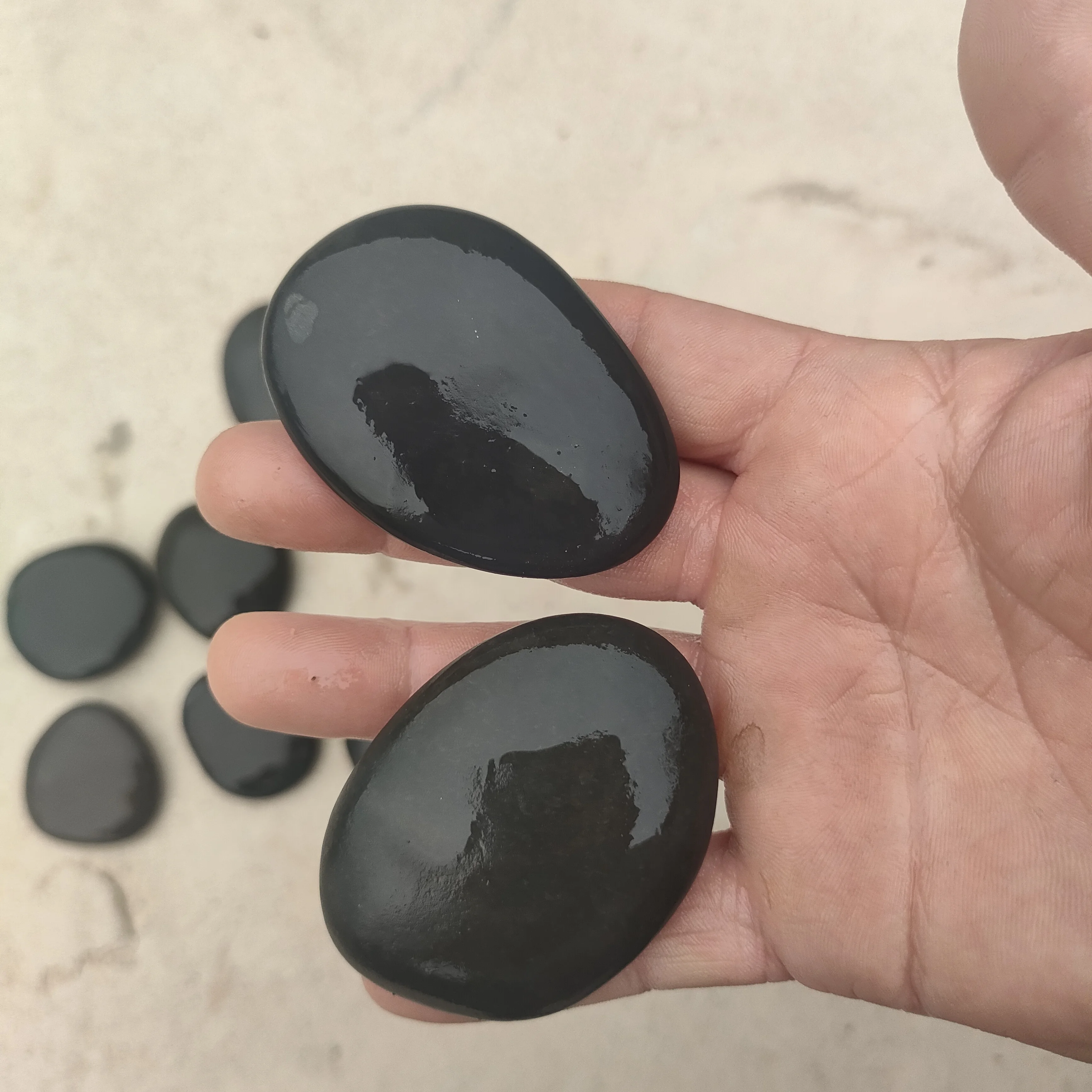 High quality polished black limestone cobble polished cobbles & pebbles for garden Decoration