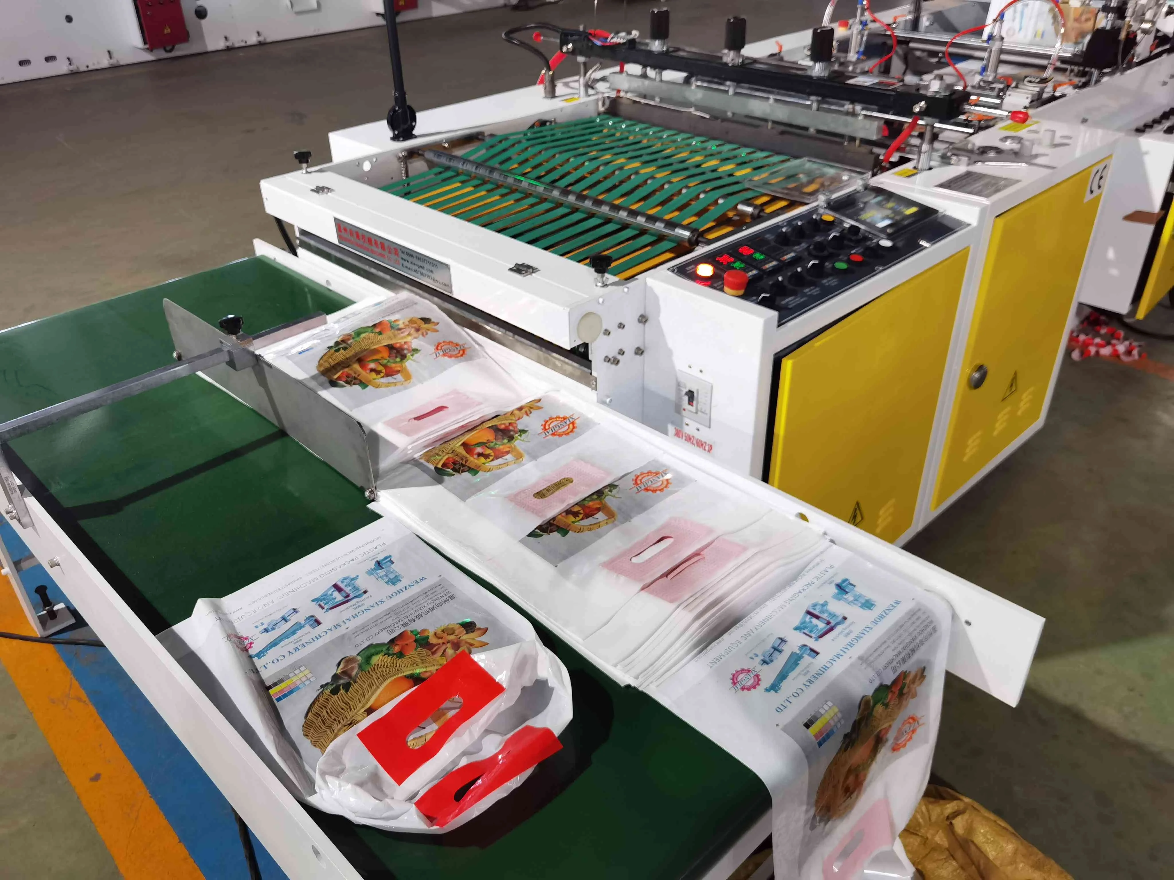 Высококачественная машина для производства пластиковых пакетов с различными боковыми уплотнениями и мягкими ручками