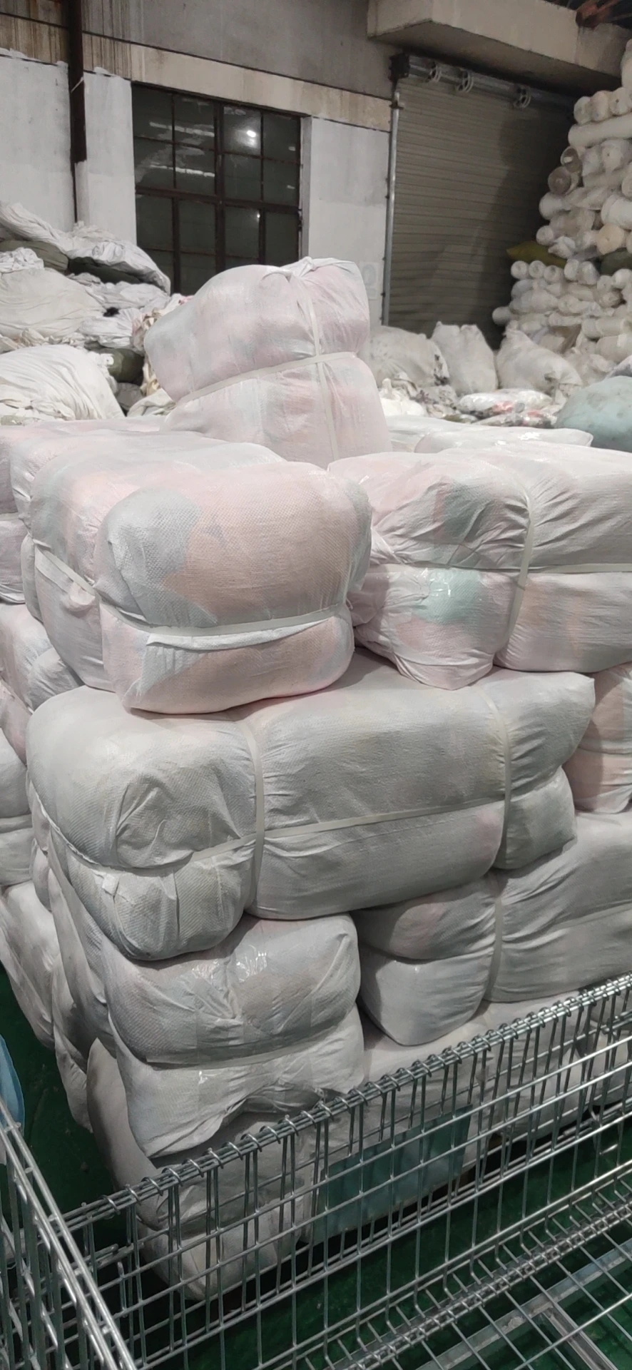 Cut Colored Sheeting Rags 100% Cotton Bed Sheets Painter Rags Star Rate Sheeting Textile Waste Recycled Cotton Cloth