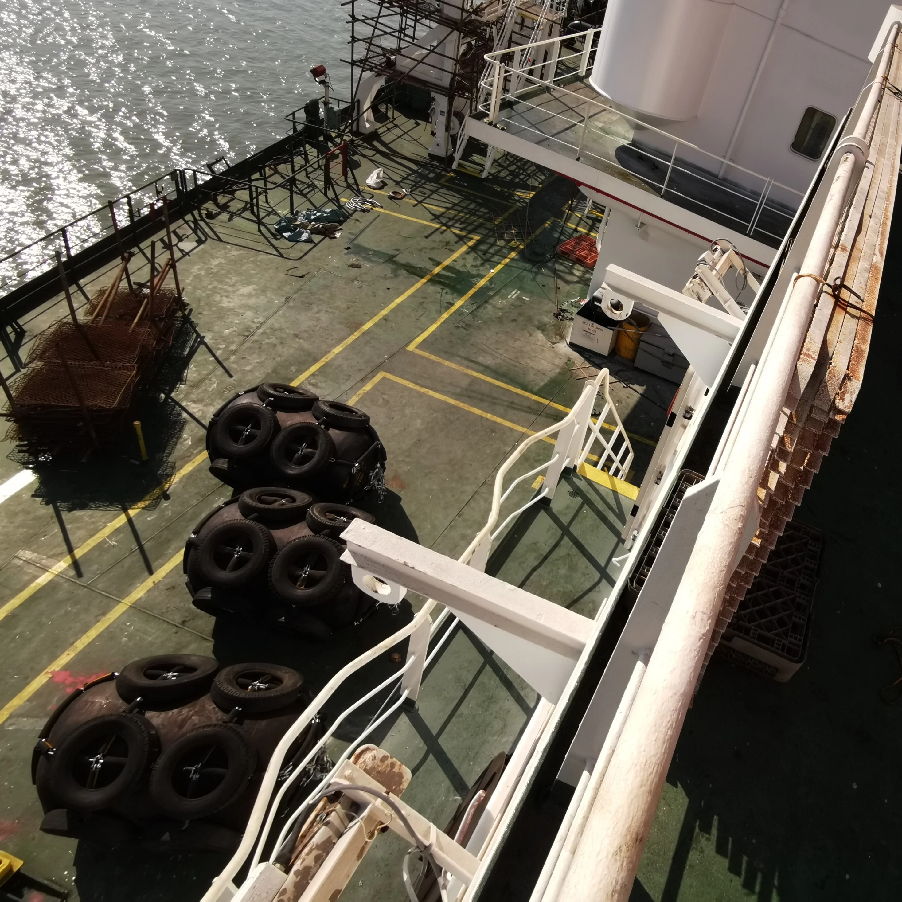 Inflatable Floating Marine Rubber Boat and Ship to Ship Pneumatic Rubber Fender Yokohama Mold Type for Docking with Tyre and Net