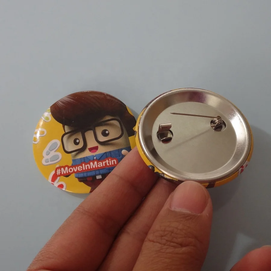 Hot selling custom personnalised button pin and badge in card supplies
