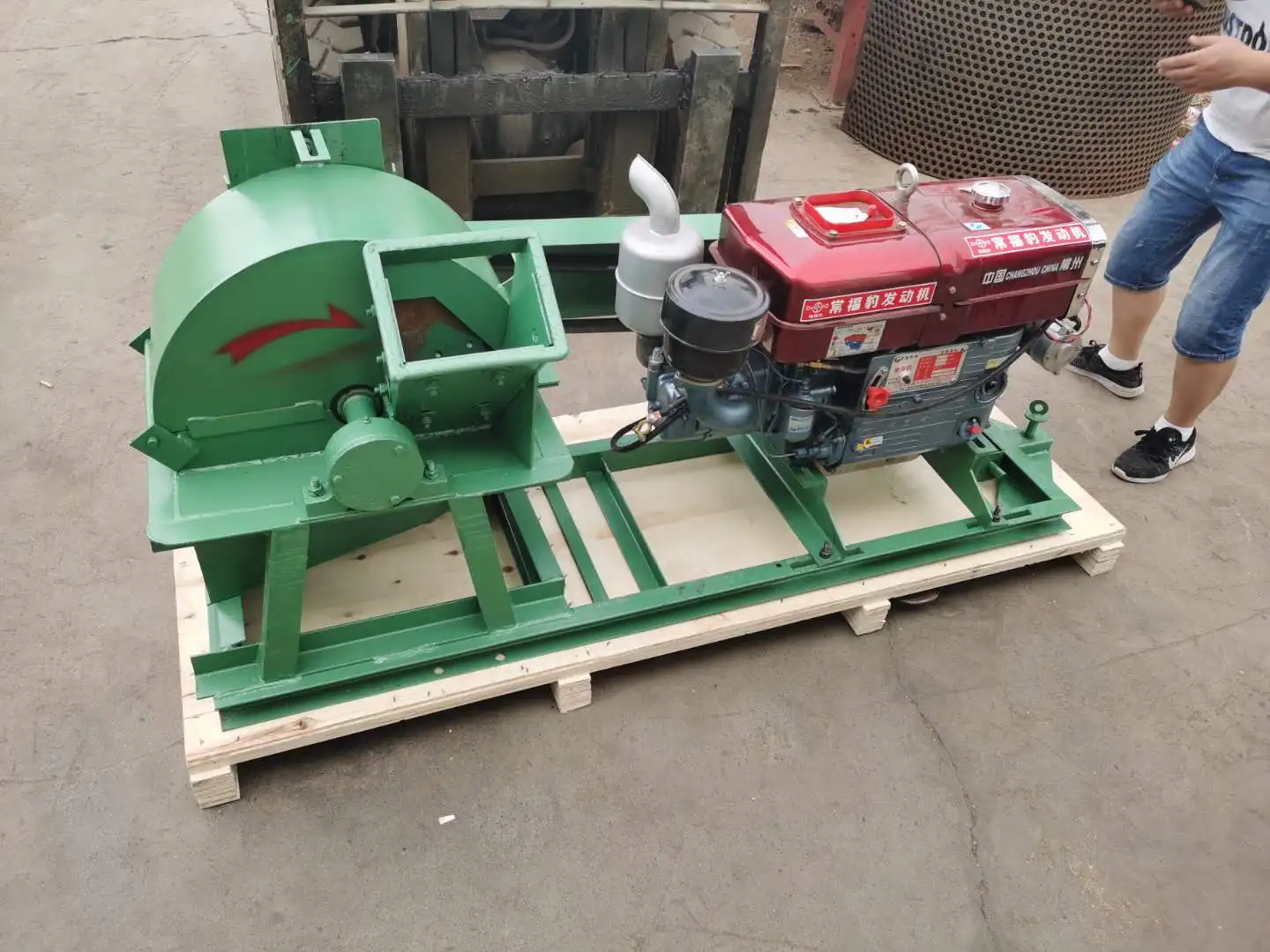Sawdust Making Machine Wood Branch Cutting Machine with Diesel Engine/Electric Motor Log Crusher