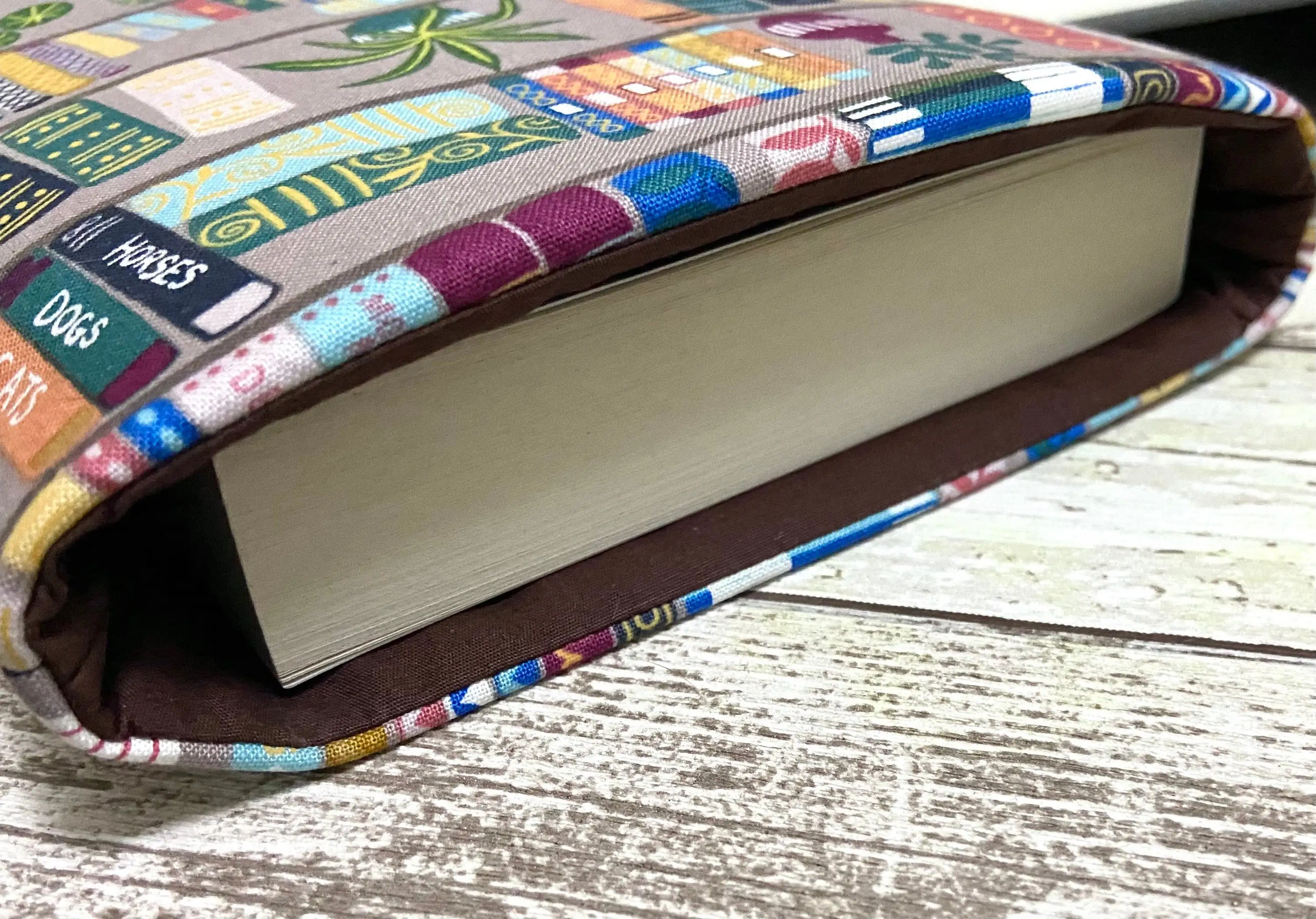 Hot Sale Paperback Book Sleeve Custom Printing Books Cover with zipper Popular Canvas Book Cover