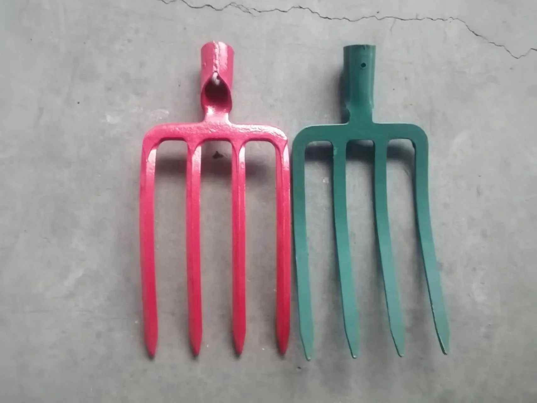 Tangshan Factory Hoes and Forks Steel Shovel Pick Fork Hoes Farm Hand Fork