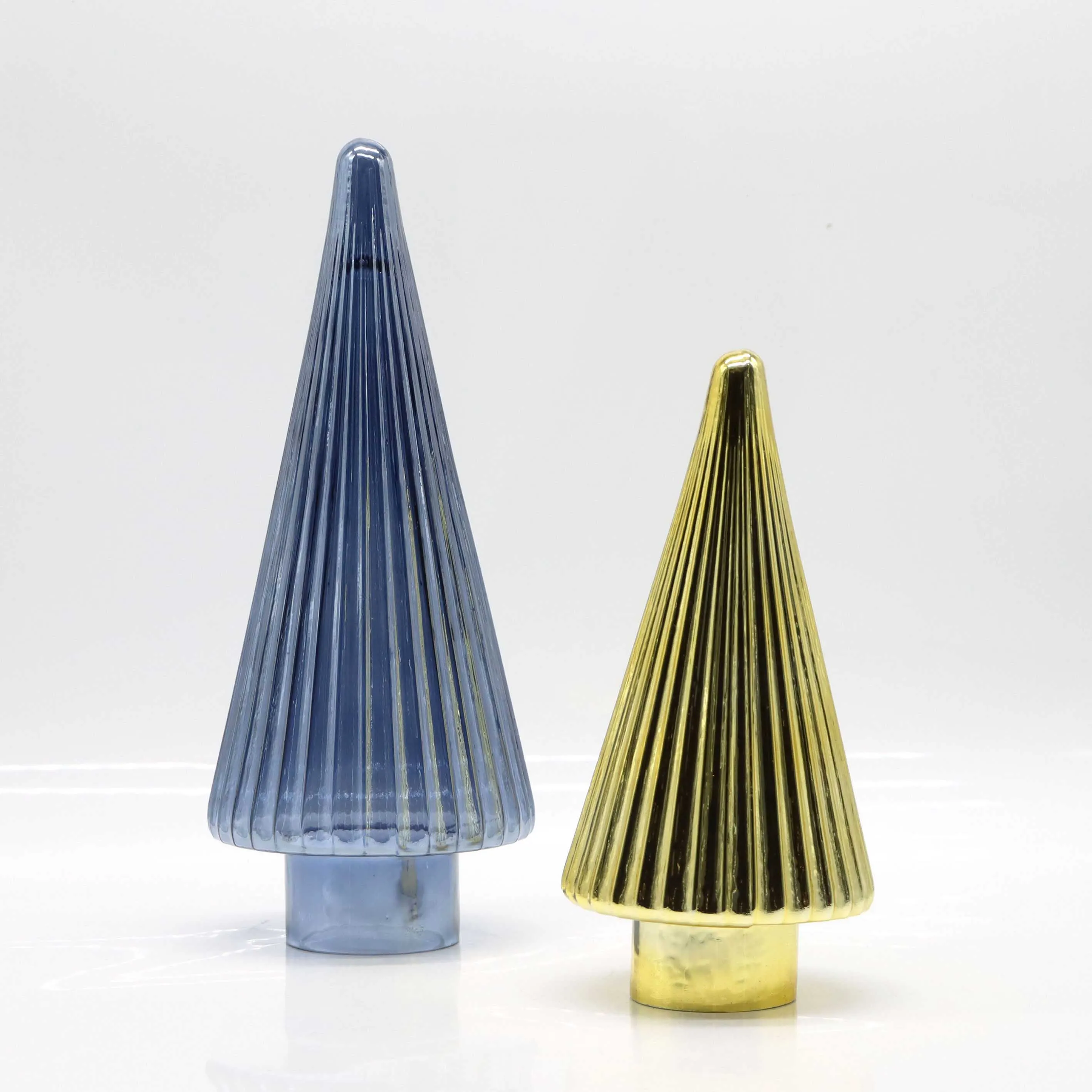 Custom New Years ChristmasTable Glass Trees Set Modern Christmas Glass Tree Handicraft For Holiday Decoration