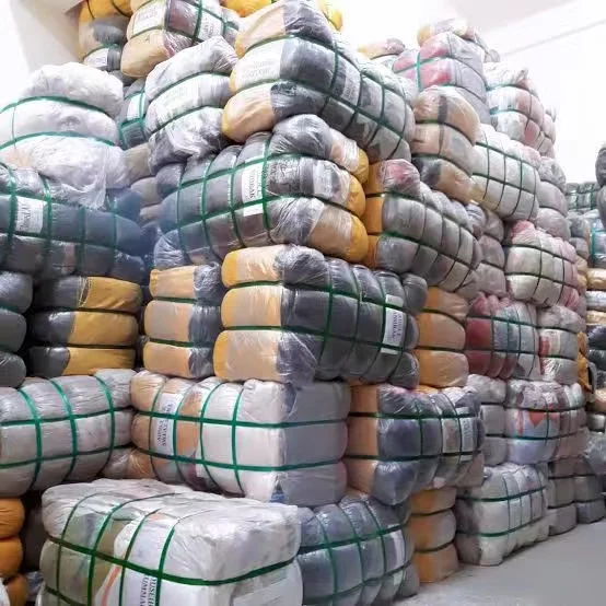 Оптовая продажа высококачественной б/у одежды в наличии экспортируется в Африку взрослые дети мужчины и женщины б/у одежда