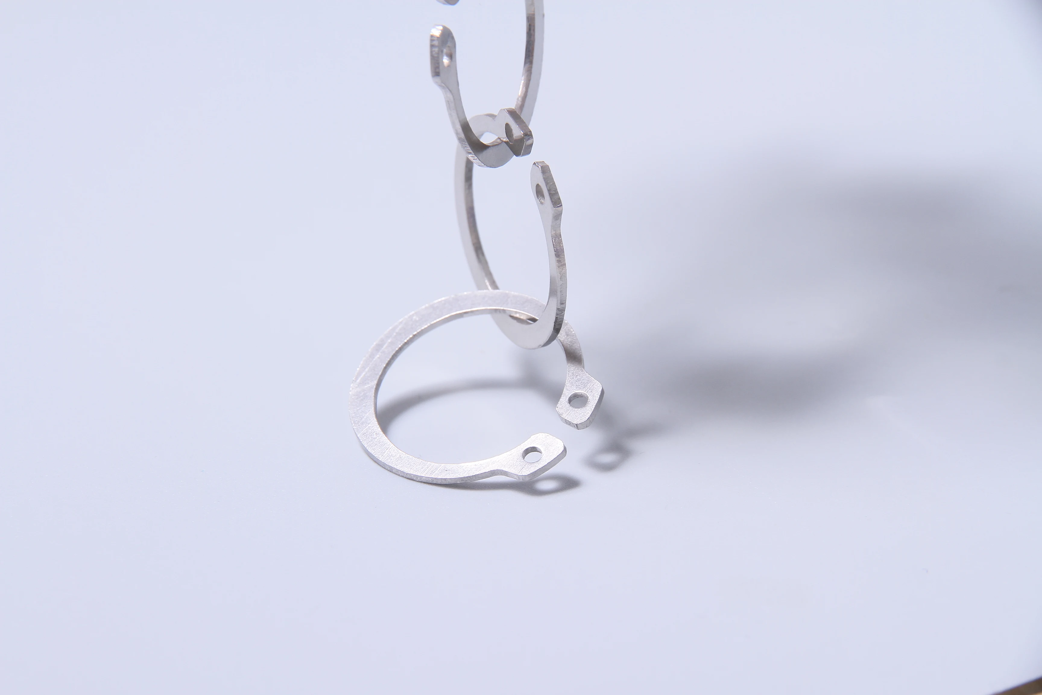 Manufacturer Price Din 472 Stainless Steel Circlip External Retaining Spring Ring Washer Product Category