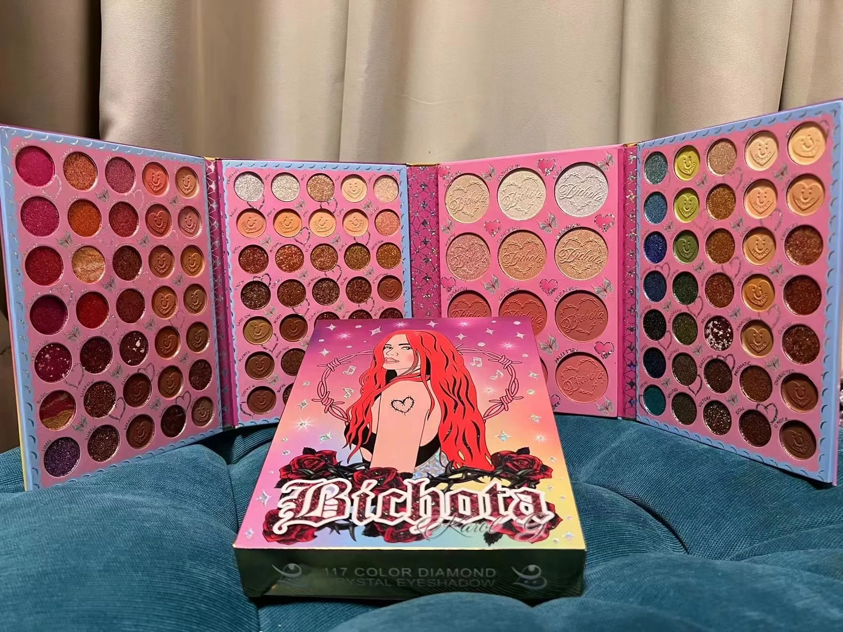 Hudanew Newest Karol G pallet High Pigment 4 Pages Vegen Eye Pallets maquillaje  eyeshadow book sombra de ojos