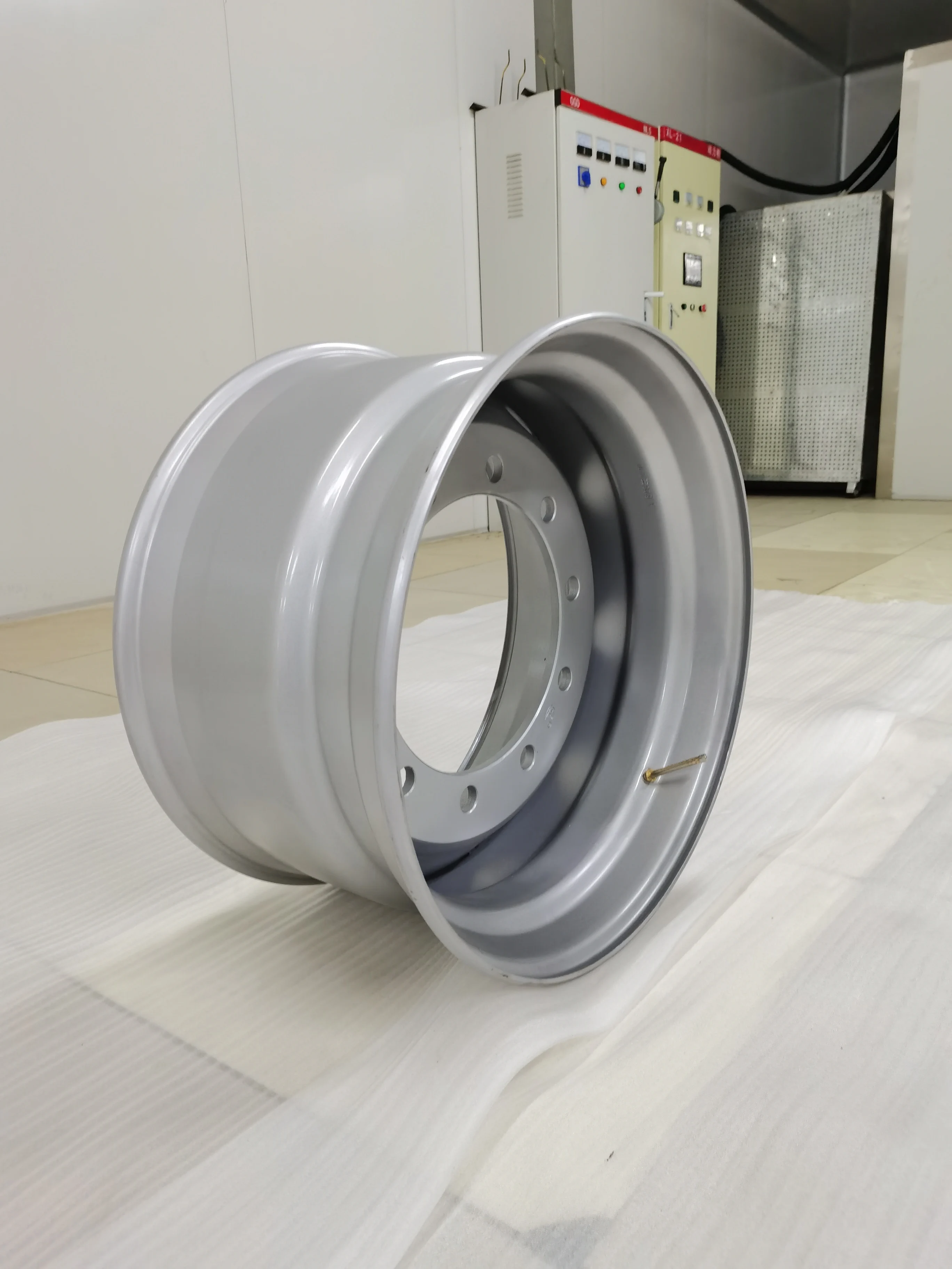 22.5x11.75 0/120/135 offset  steel tubeless wheels 10 bolt holes disc and rim 13R22.5 tire size from China factory