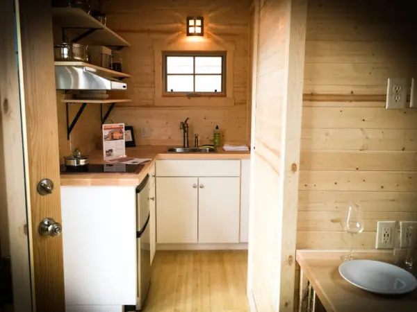 Prefabricated luxury morden design wooden cabin travel tiny house Camping trailer house on wheels