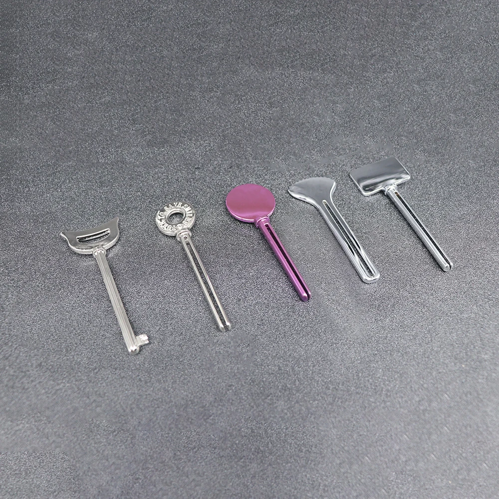 Metal Toothpaste Squeezer Tube Key Bathroom Hello kitty shape Cosmetic Paint Squeezer Washroom Creams Lotion Tube Wringer