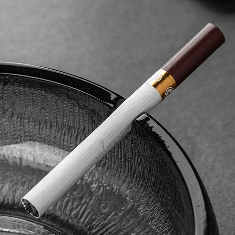 Wholesale Bar Hotel 14cm Grey Luxury Smoking Accessories Logo Custom Ashtray Cigar Ashtray Crystal White Clear Glass Ashtrays